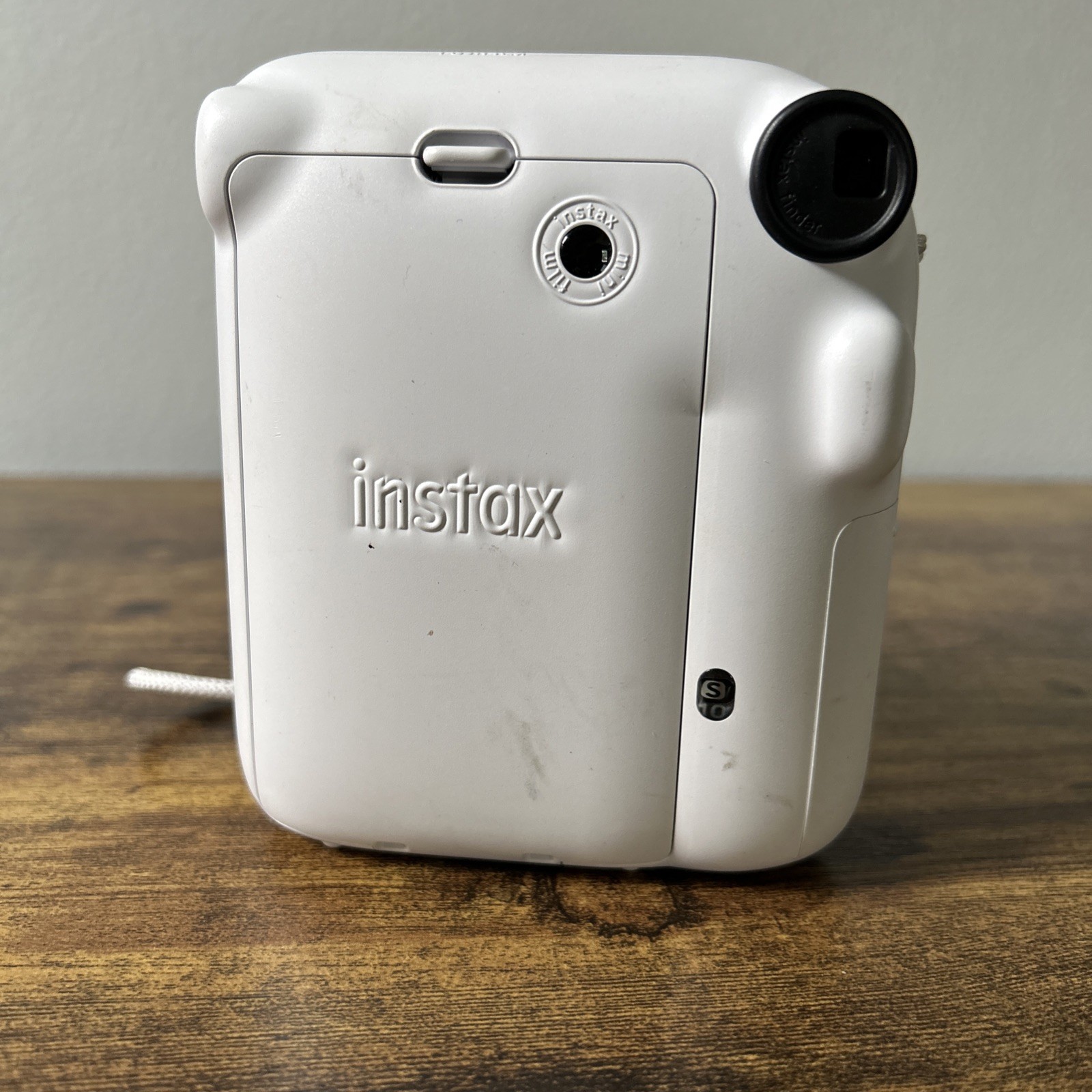 Fujifilm Instax Mini 12 Instant Camera Clay White – Tested Working