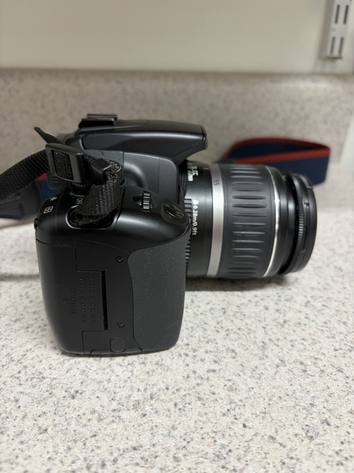 Canon EOS Digital Rebel XTI Camera 18-55mm Zoom Lens Untested
