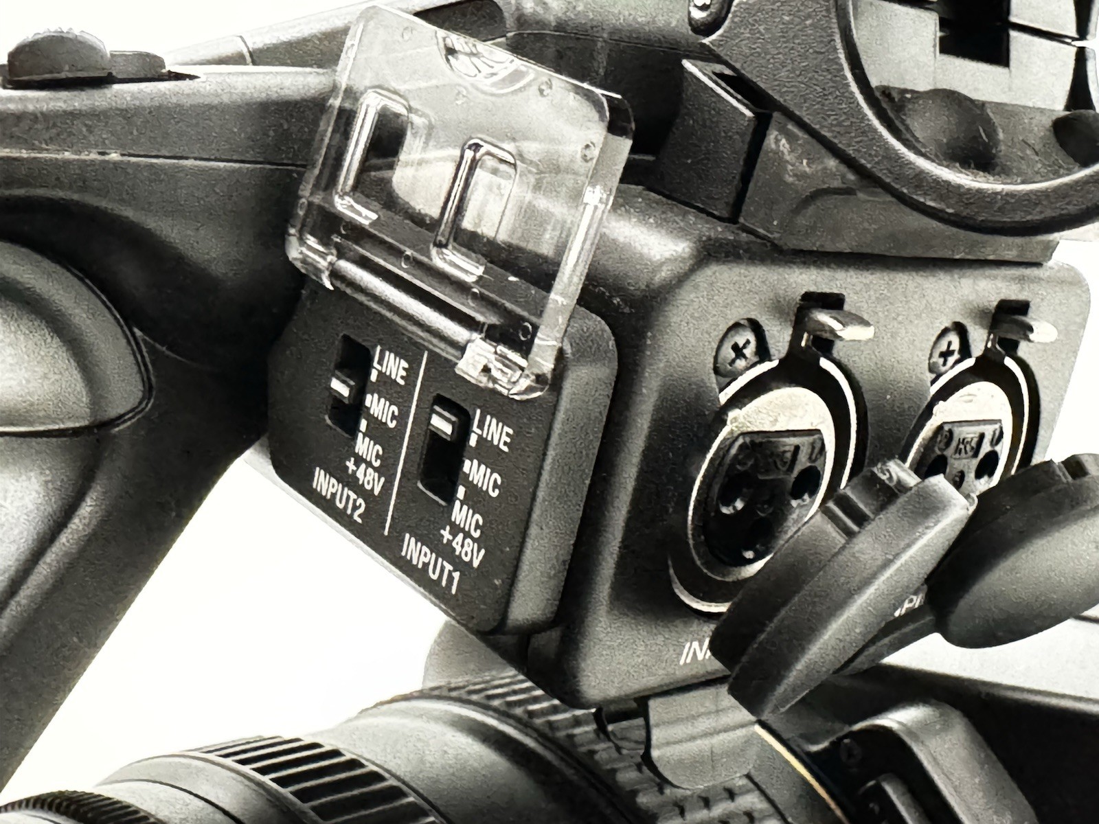 Sony HXR-NX5U NXCam Digital HD Professional Video Camera Camcorder 20x AVCHD