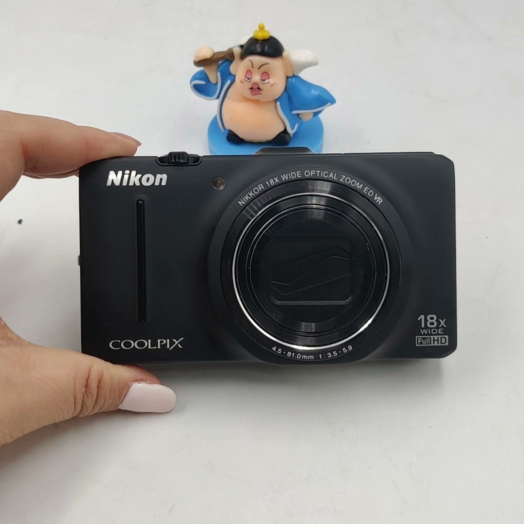 Nikon COOLPIX S9300 Digital Camera 16MP 18x Optical Zoom Built-in Flash & GPS