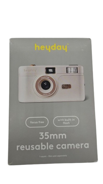 35MM Camera with Built-in Flash – heyday™ White