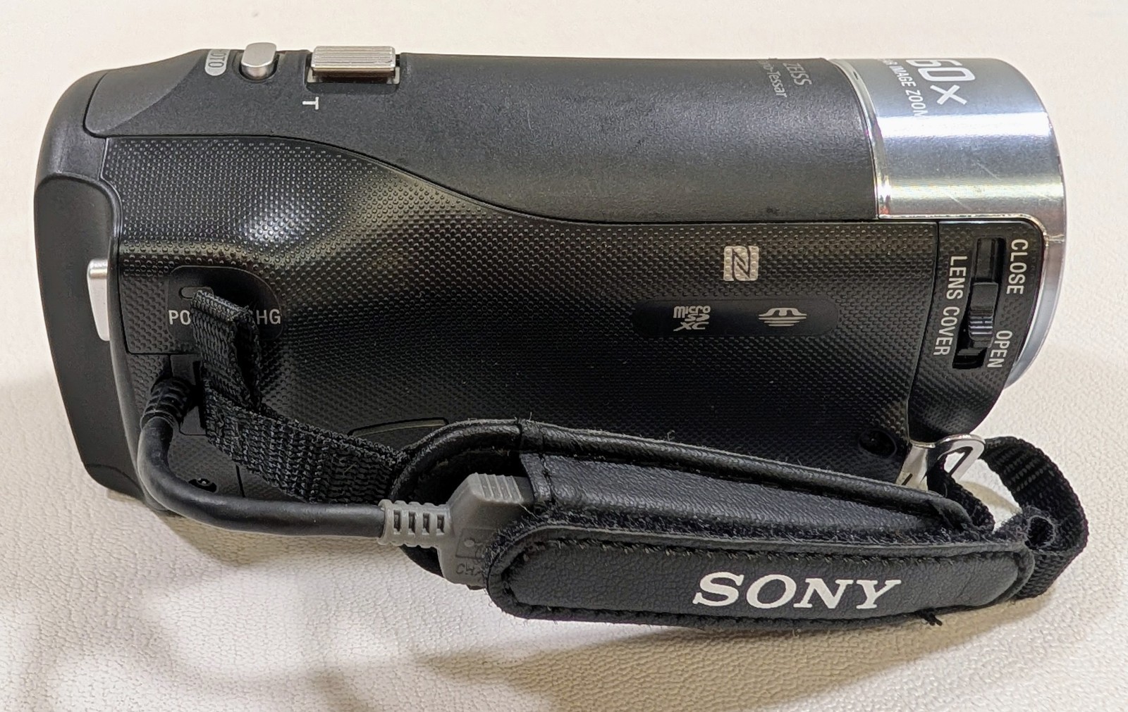 Sony HDR-CX440 HD Handycam Video Camera Black 1080p HD Bundle w/Case & Extras