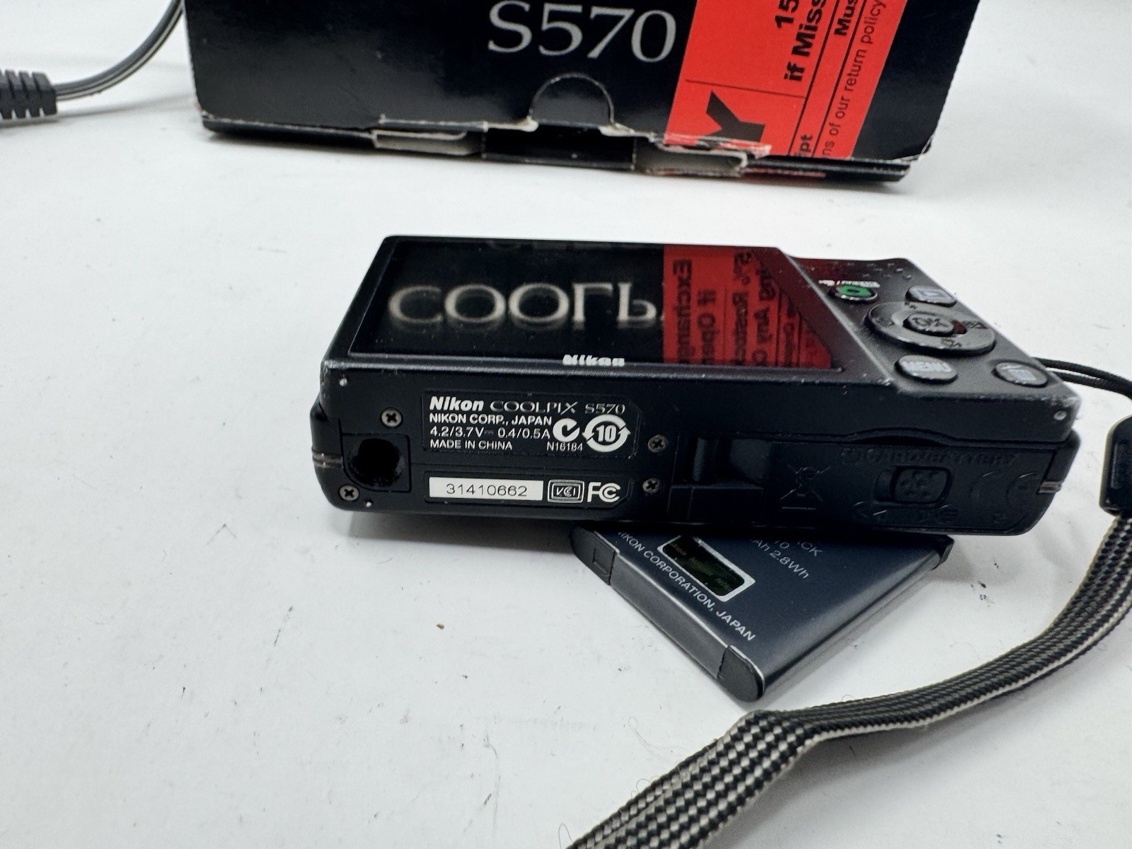 Nikon Digital Camera Coolpix S570 12.0MP Black Battery & Charger Works