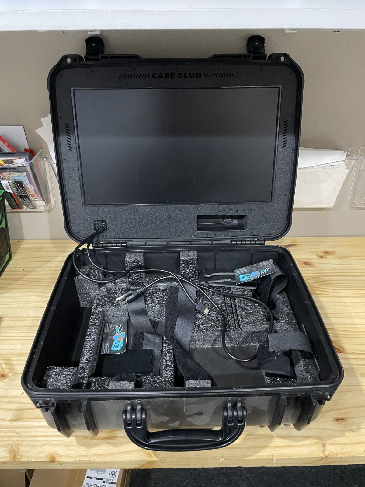 Case Club PlayStation 4 PS4 / Slim / Pro Portable Gaming Station with Monitor