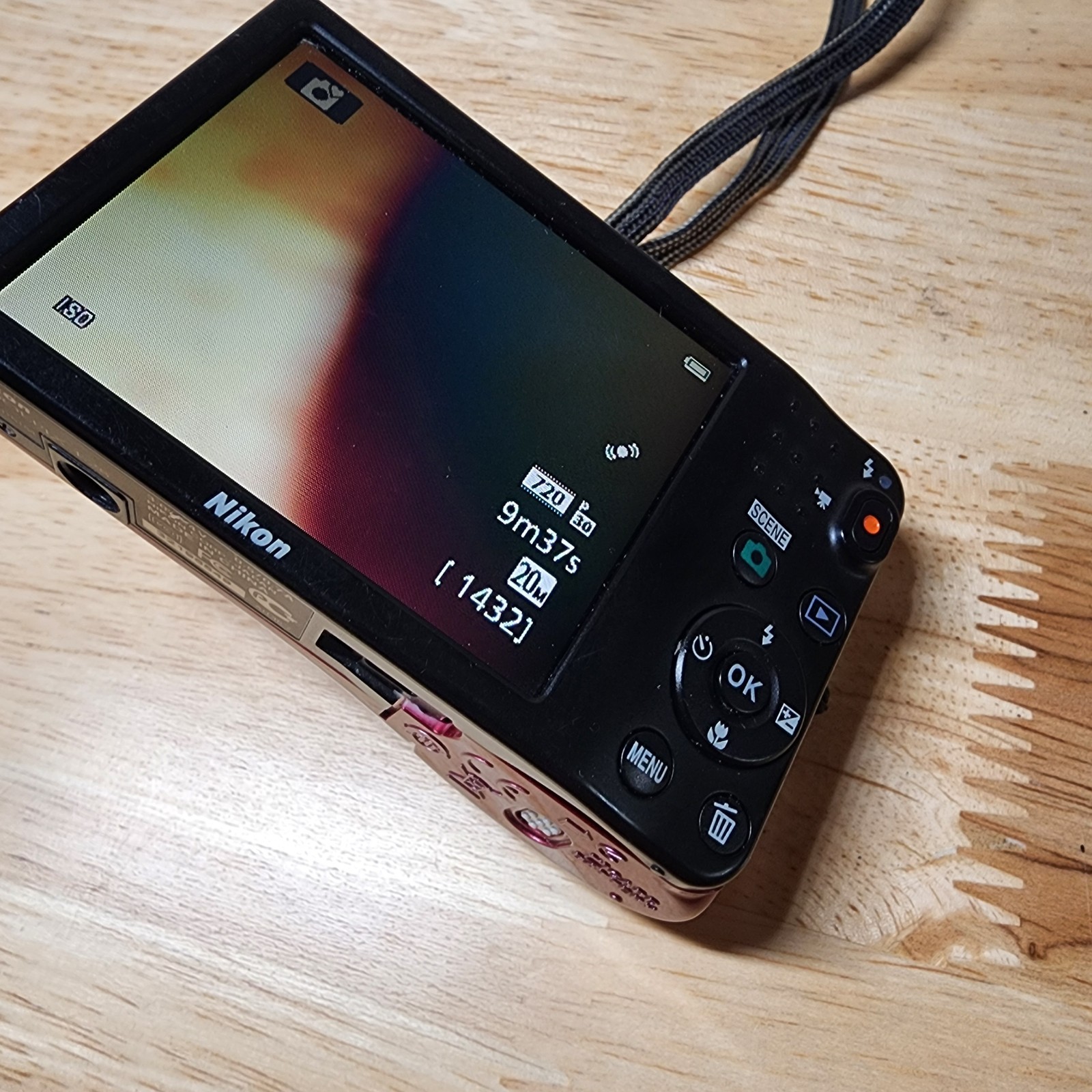 Nikon COOLPIX L28 20.1MP Compact Digital Camera Red w/ USB and 8GB SD *WORKS