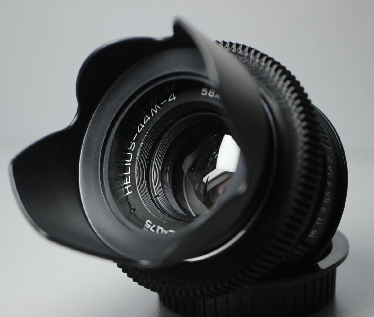 🎥 Helios 44M-4 58mm f/2 mount m42 + Canon EOS