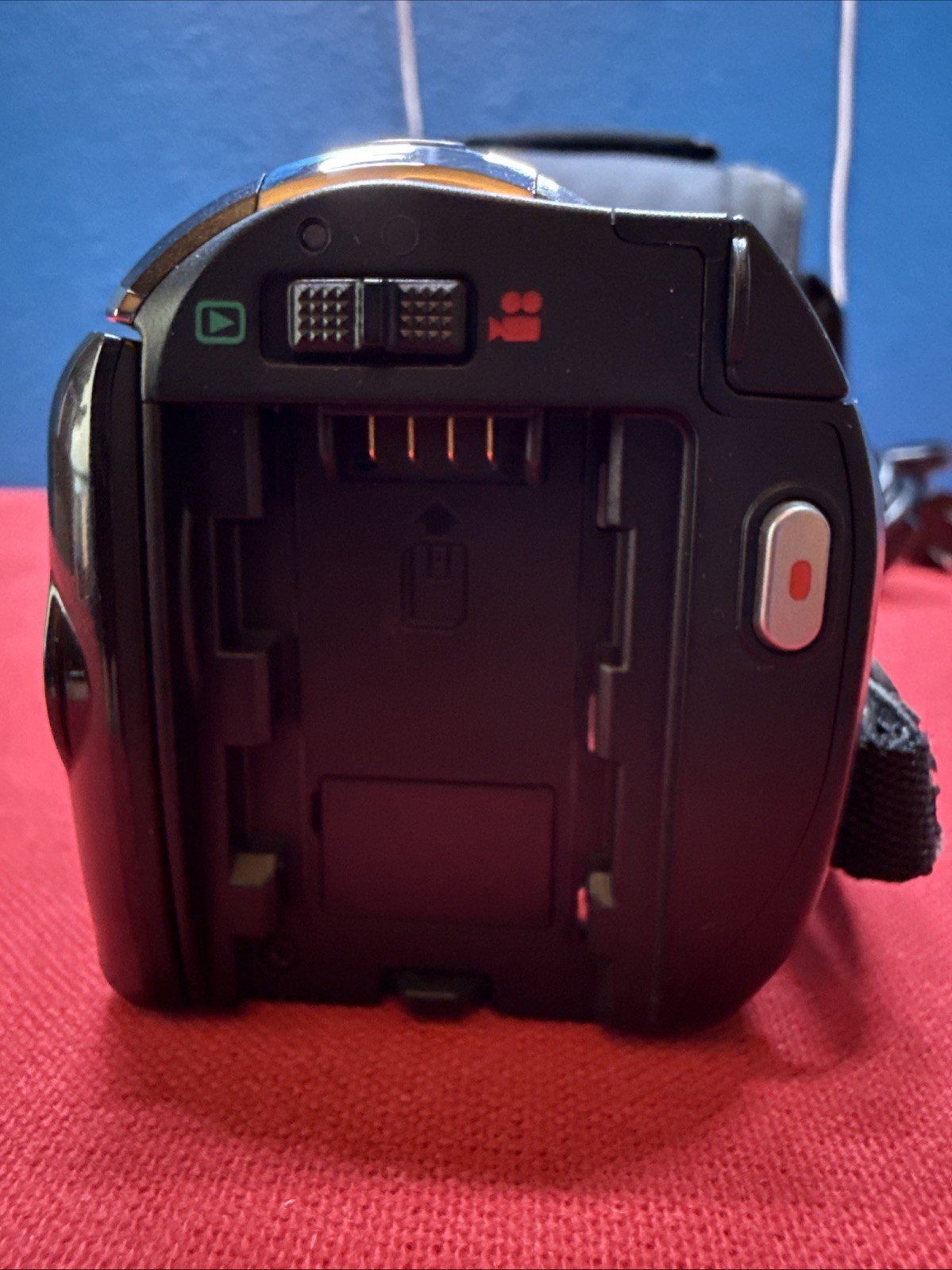 Panasonic Camcorder SDR-T55 8GB Built-in Memory 78x Zoom TESTED