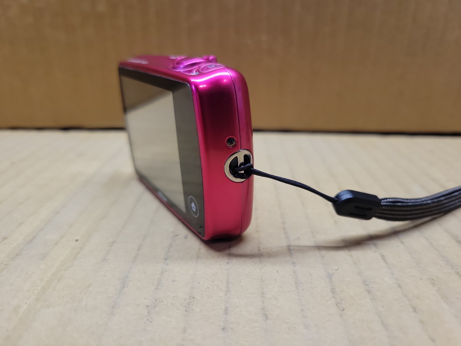 Nikon Coolpix S01 Digital 10.1MP 3x Zoom Digital Camera w charger – Pink B16