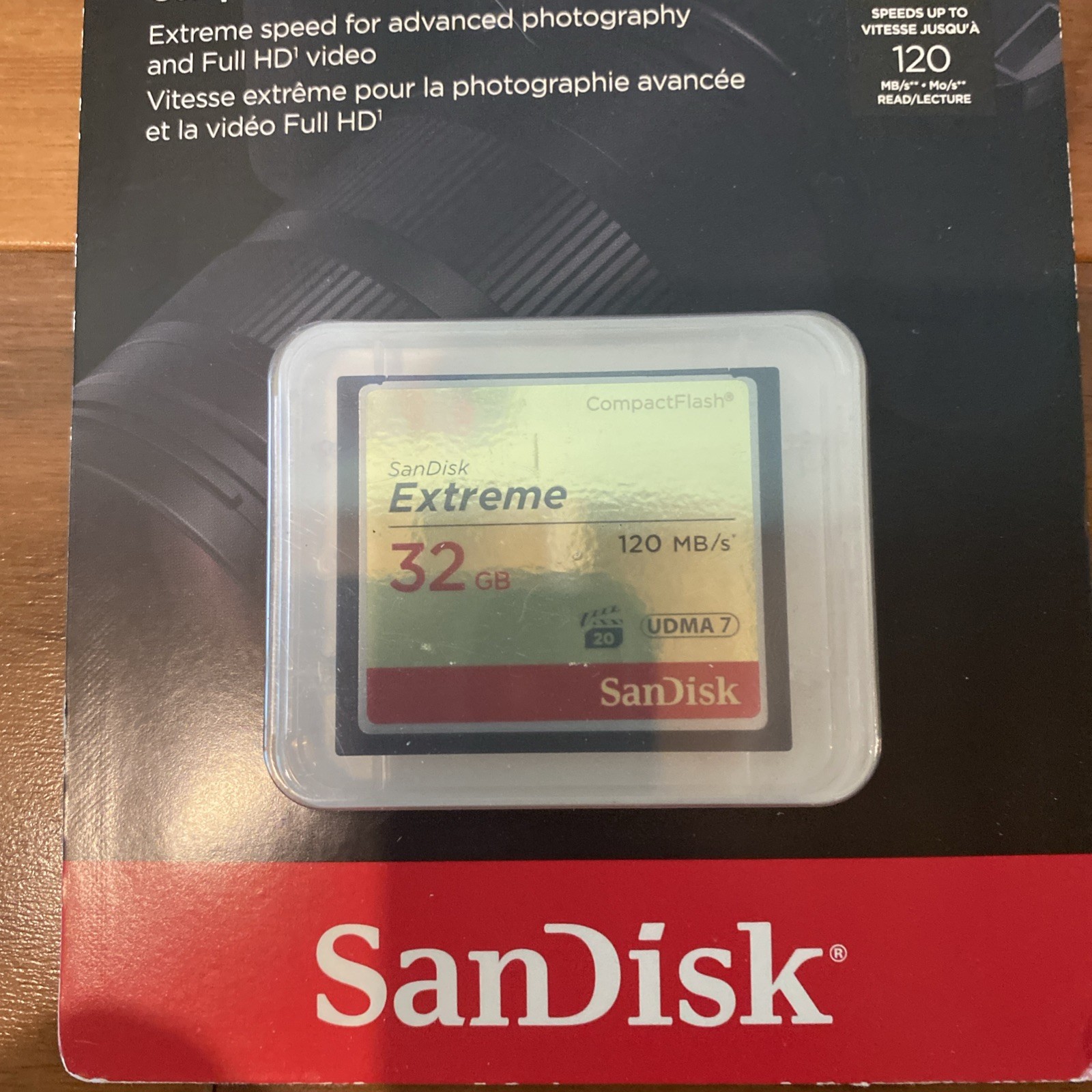 SanDisk Extreme 32 GB UDMA7 CompactFlash Card – Black/Gold (SDCFXSB-032G-G46)