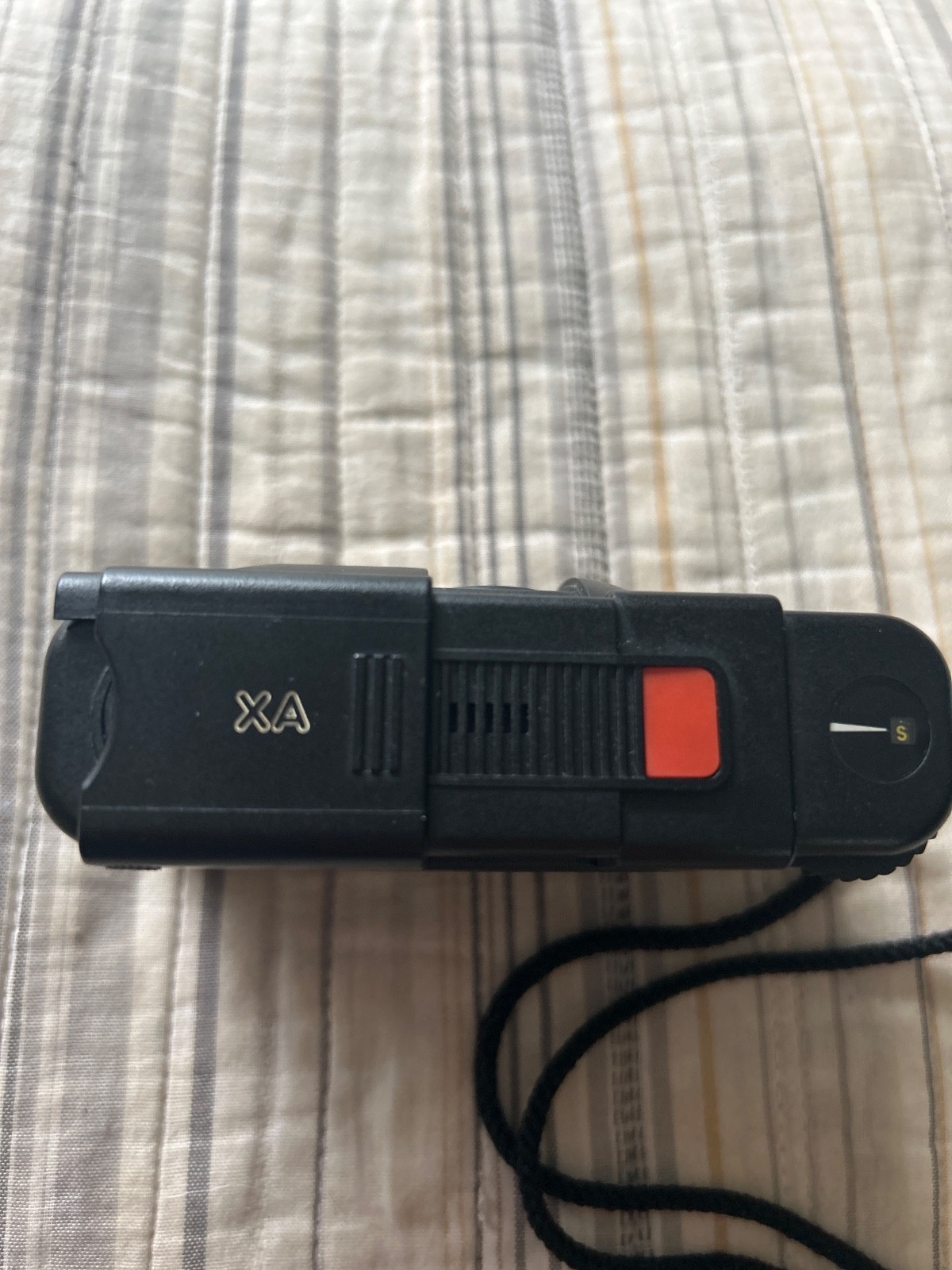 Olymus XA 35mm camera – untested.