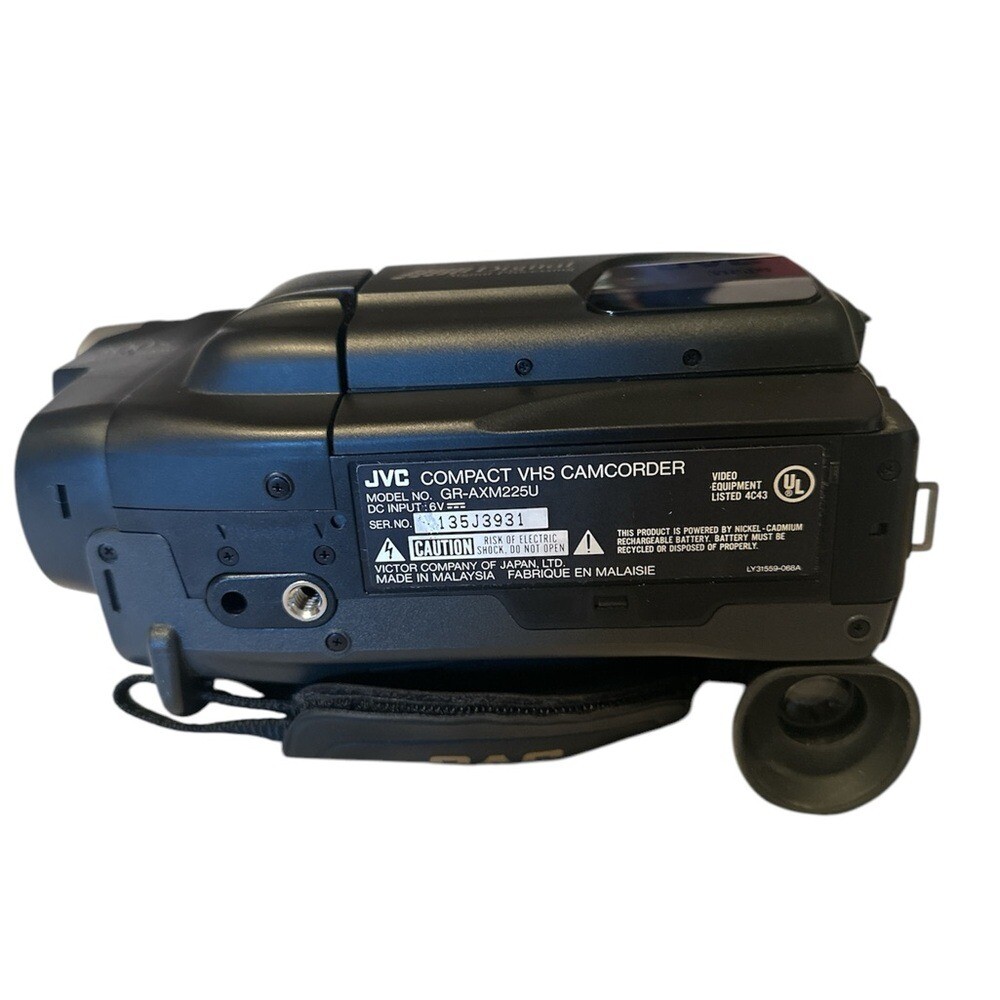 JVC Compact VHS Camcorder Model : GR-AXM225U 300x Zoom