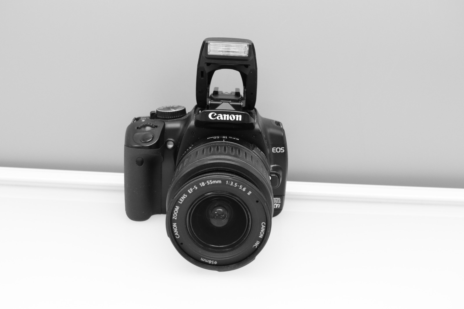 Canon EOS Rebel XTi 10.1mp Digital SLR w/EF-S 18-55mm f3.5-5.6 II