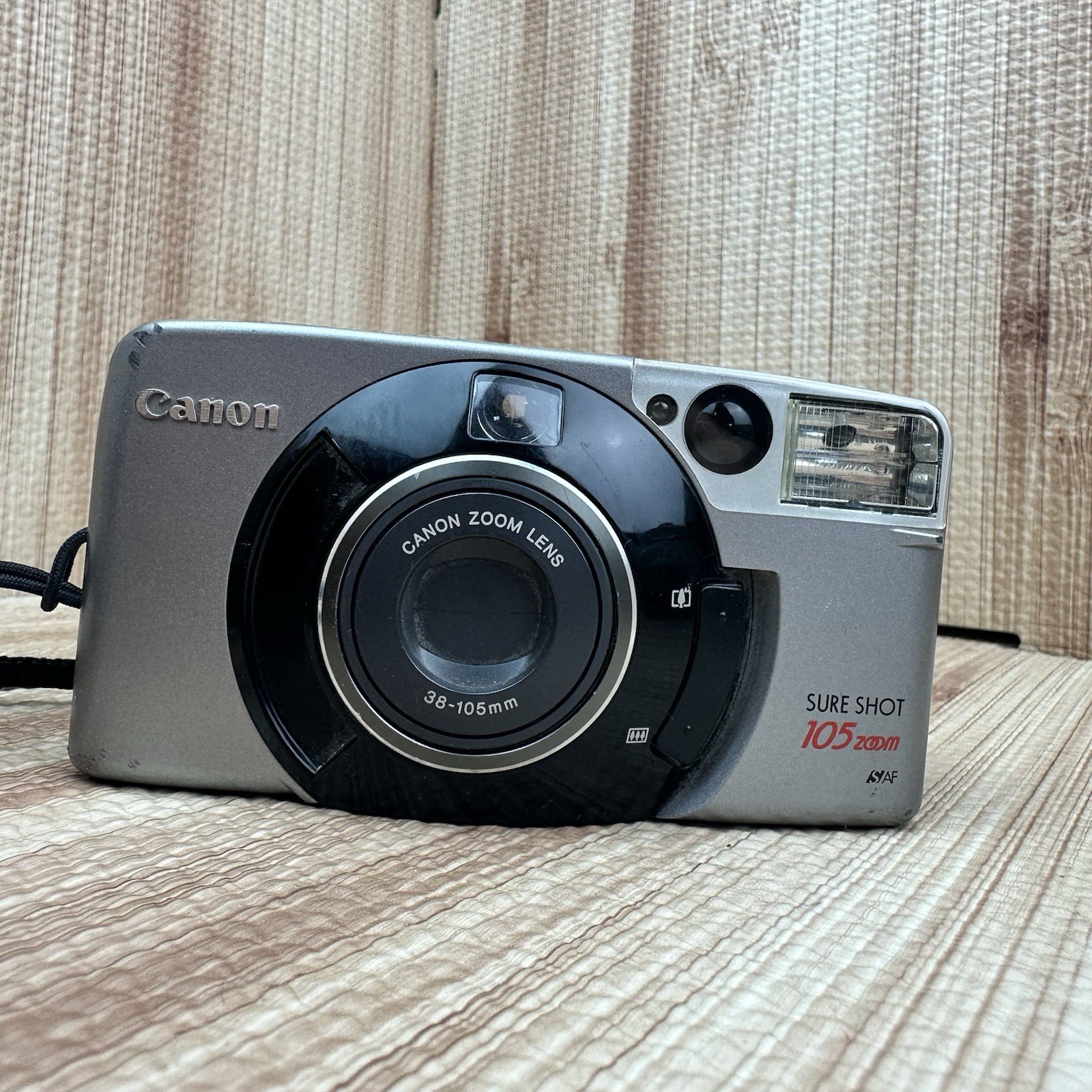 Canon Sure Shot 105 Zoom 35mm Film Camera 38-105mm SAF Taiwan
