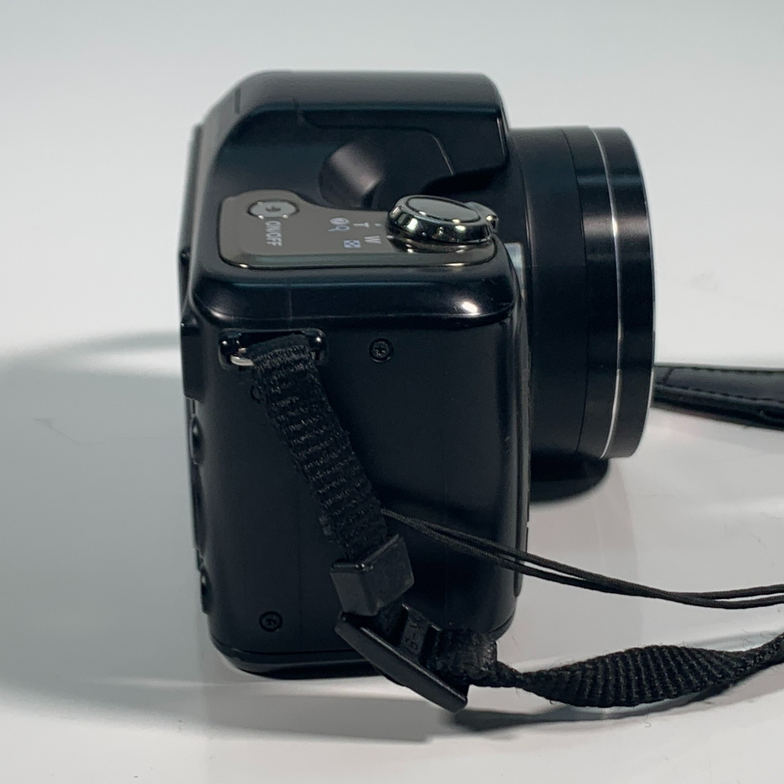Nikon COOLPIX L100 10.0MP 15x Zoom Digital Battery Operated Camera Used Read