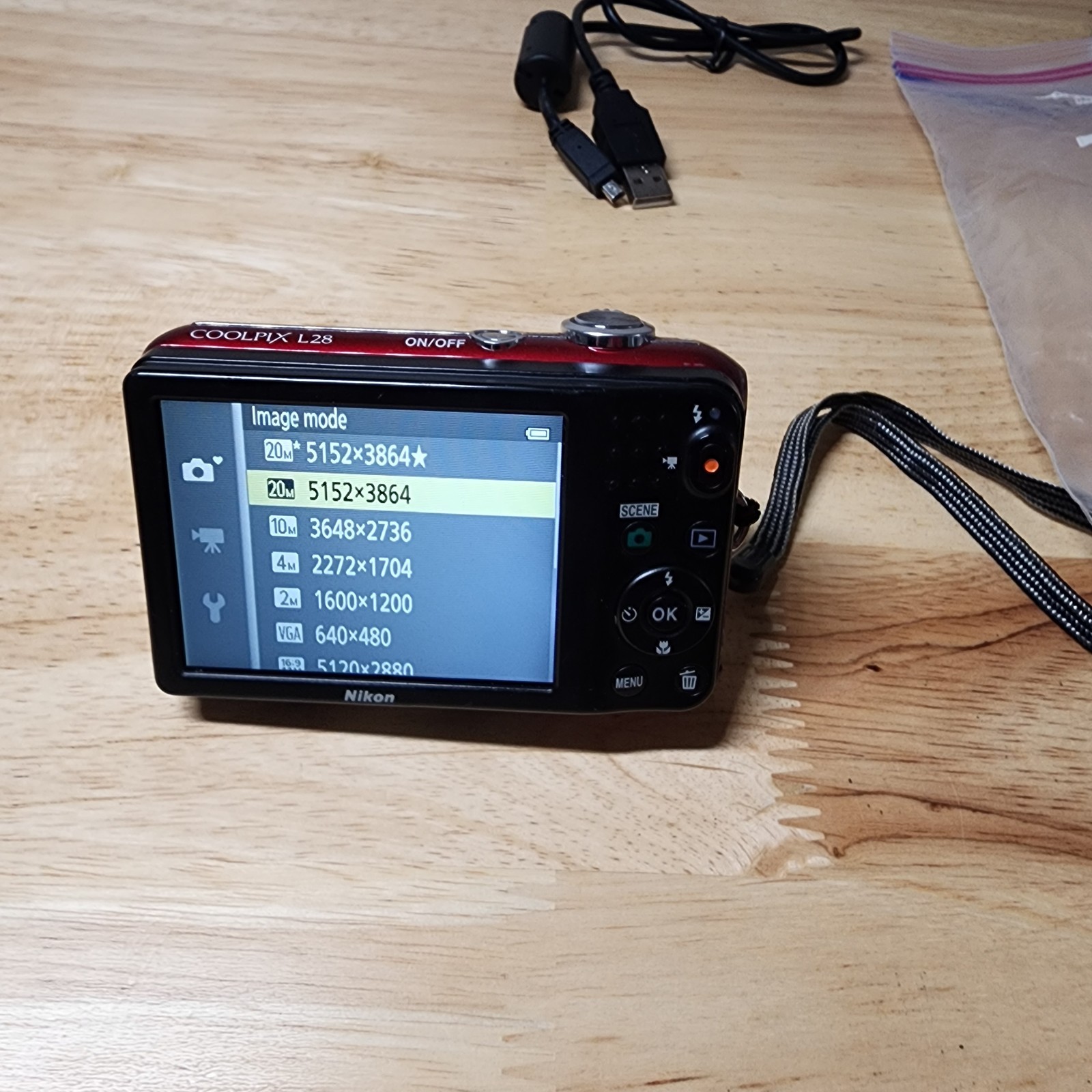 Nikon COOLPIX L28 20.1MP Compact Digital Camera Red w/ USB and 8GB SD *WORKS