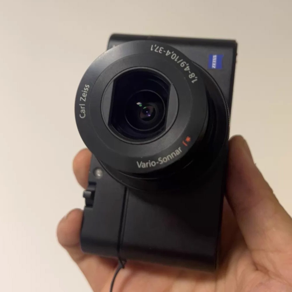 Sony RX100 Compact Digital Camera 20.2 MP 3.6x Optical Zoom Date/Time Stamp