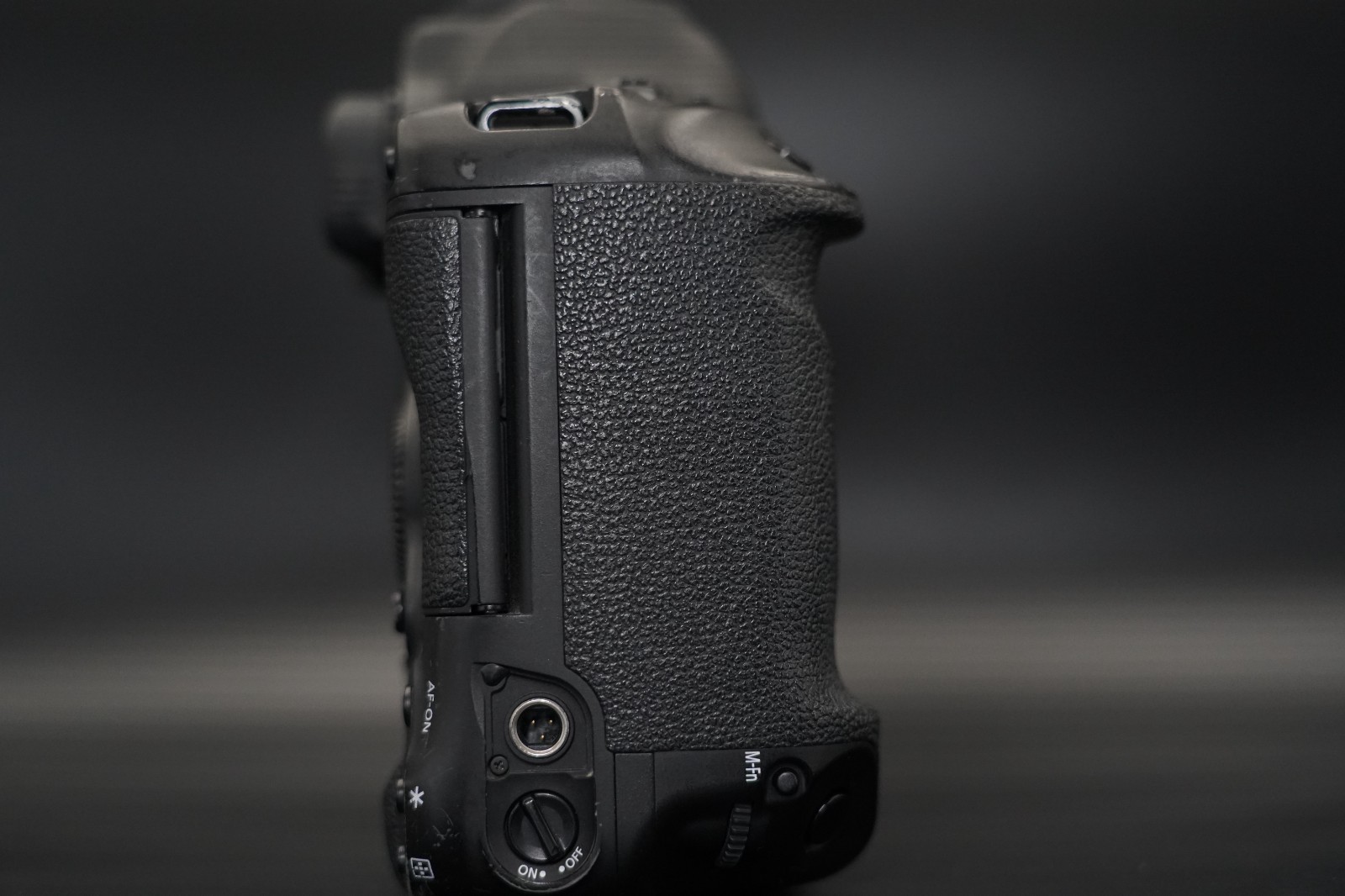 Canon EOS-1D X Mark II Body EOS-1DXMK2 (Shutter Count:9000) 10566