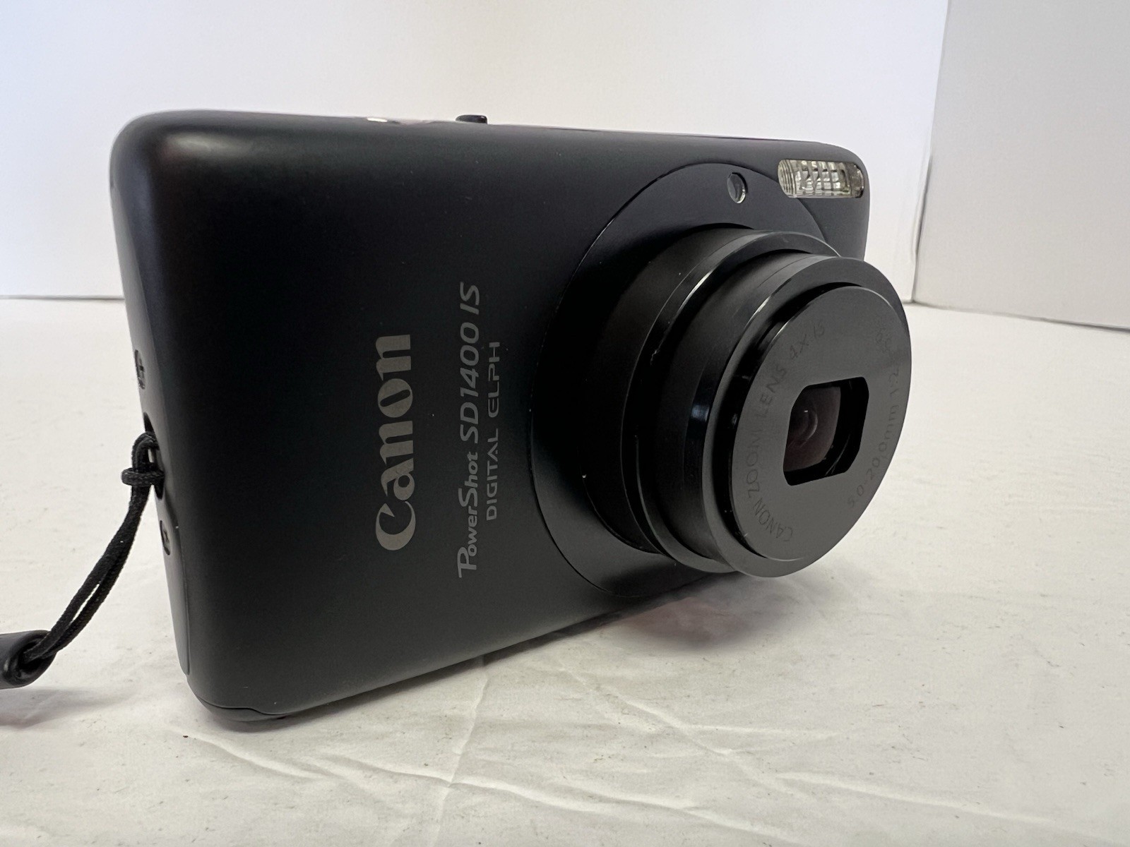 Canon PowerShot SD1400 IS Digital ELPH 14.1MP 4x Zoom Black Camera Bundle TESTED