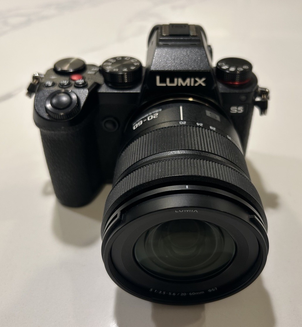 Panasonic LUMIX S5 24.2MP Mirrorless Camera (LUMIX S 20-60mm F3.5-5.6) Kit /READ