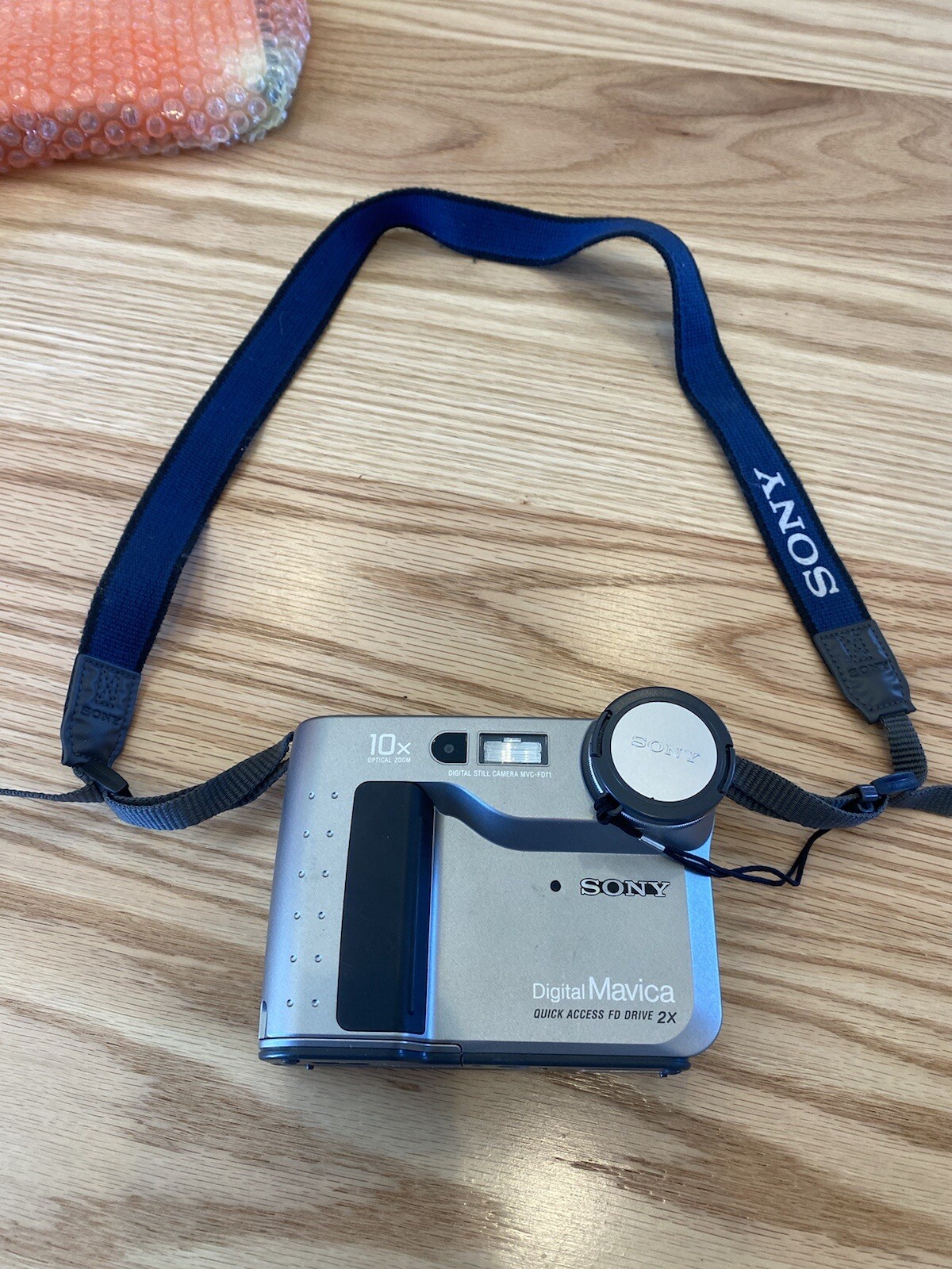 Sony Digital Mavica MVC-FD71 Digital Camera w/ Battery.