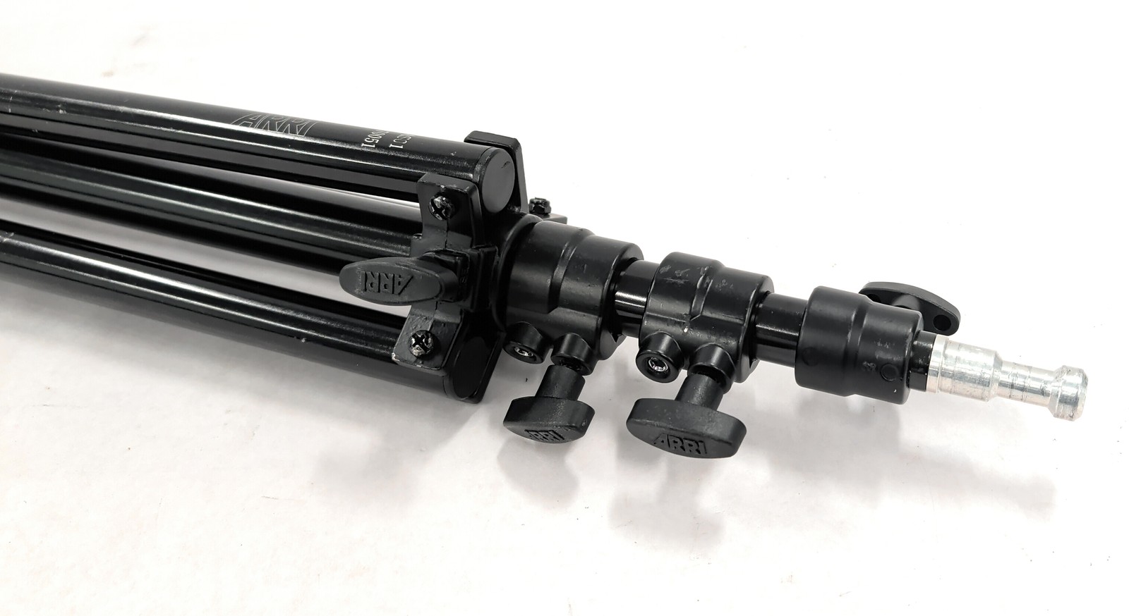 Pack of 4 Arri Lightweight Spotlight 150 & 300 Plus w/ Tripods and Travel Case