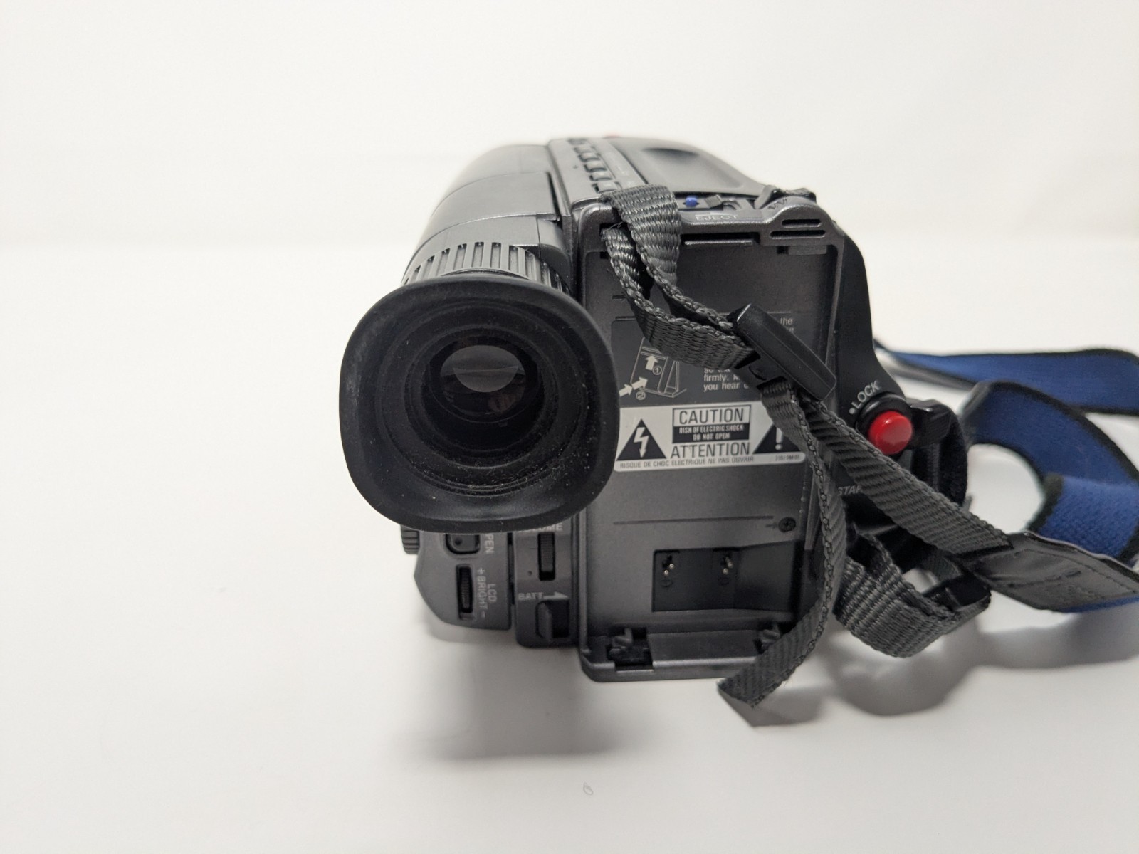 Sony Handycam CCD-TRV22 Video8 Standard Definition Camcorder (Gray) Bundle