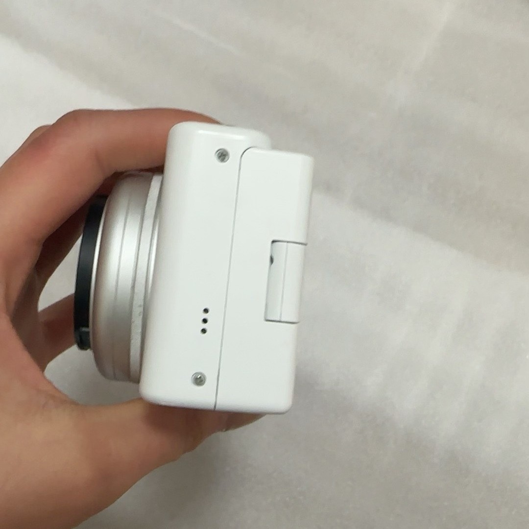 Sony ZV-1F 20.1MP 4K Video Recording f/2 Vlogging Compact Digital Camera – White