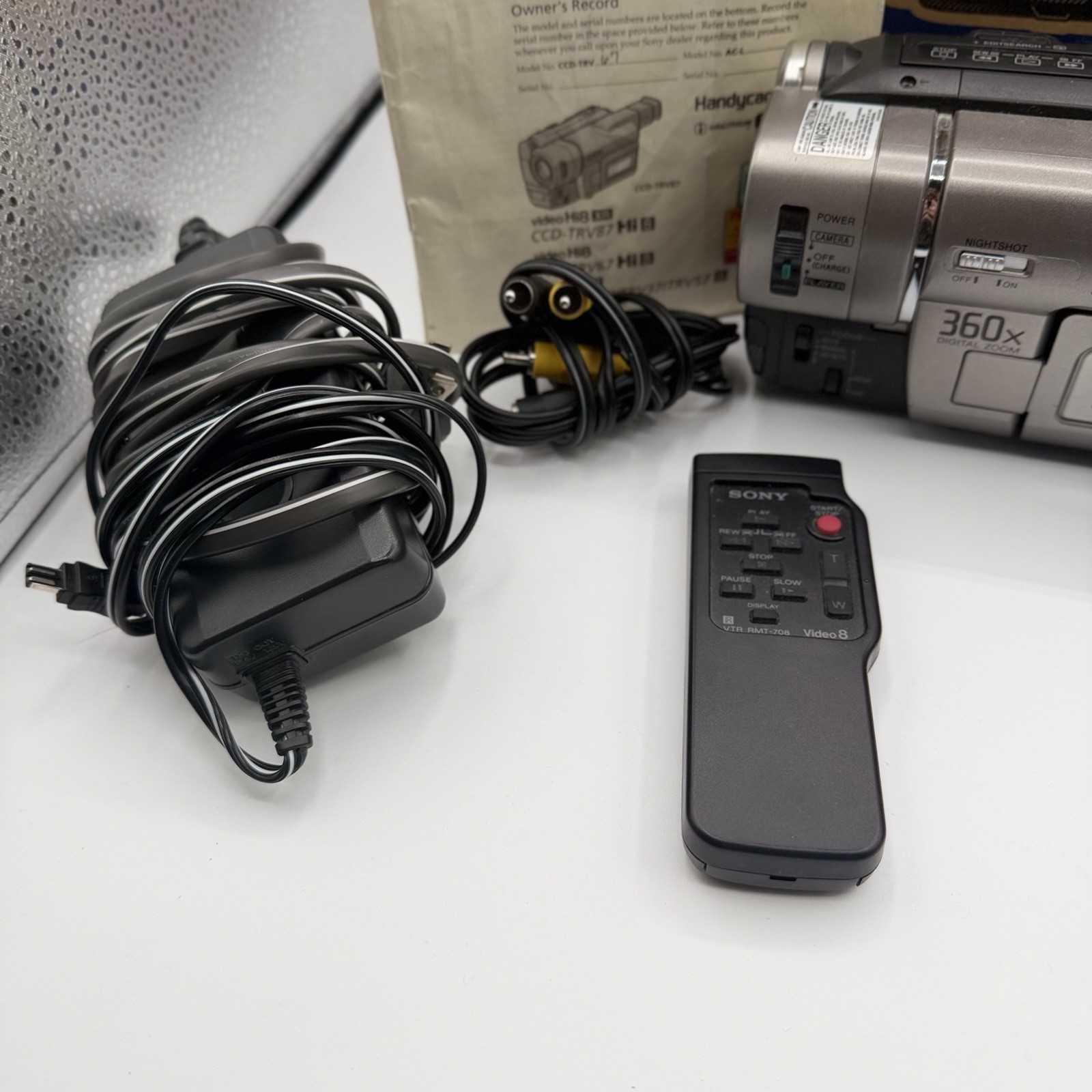 Sony Handycam CCD-TRV67 NTSC Hi8 Camcorder w/ Original Box, Battery TESTED CIB