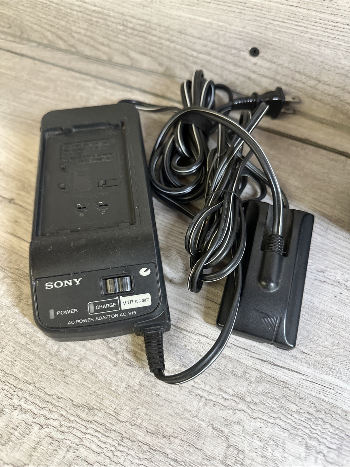 Sony Handycam Video8 CCD-TR93 Camcorder SteadyShot 24x Digital Zoom Black No Bat