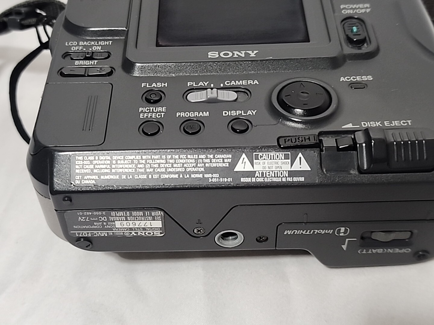 Sony Mavica MVC-FD71 0.4MP Digital Camera – Metallic Gray