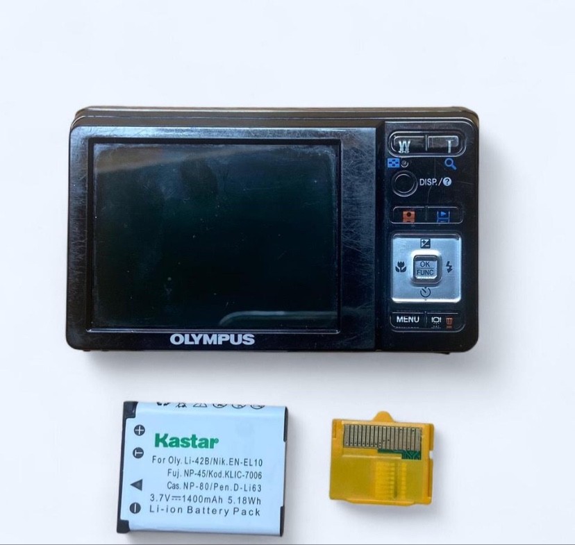 Silver Olympus FE-4000 12MP 4x Optimal Zoom w/ Battery + Charger + SD Adaptor