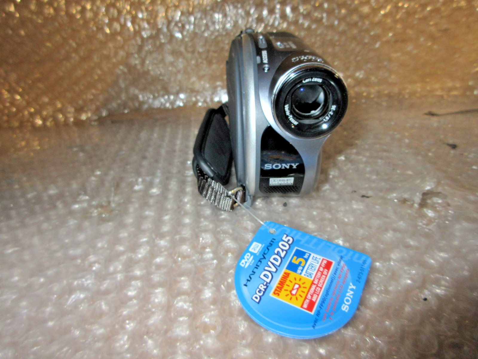 Sony DCR-DVD205 Handycam Optical Zoom Video Camera Camcorder Nightshot