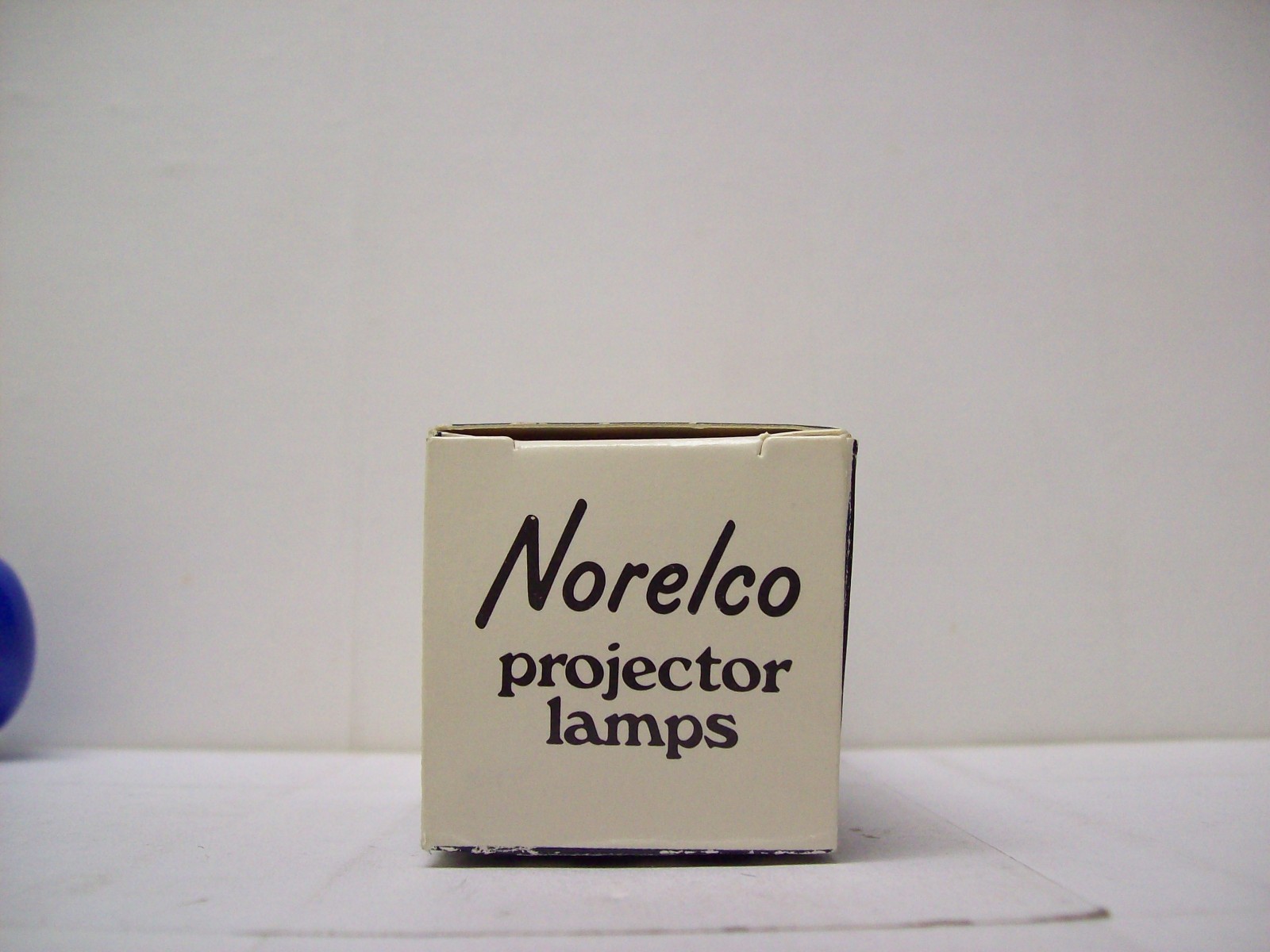 DAK ( DAY) Projector Projection Lamp Bulb 500W 120V Norelco AVG. 25-HR