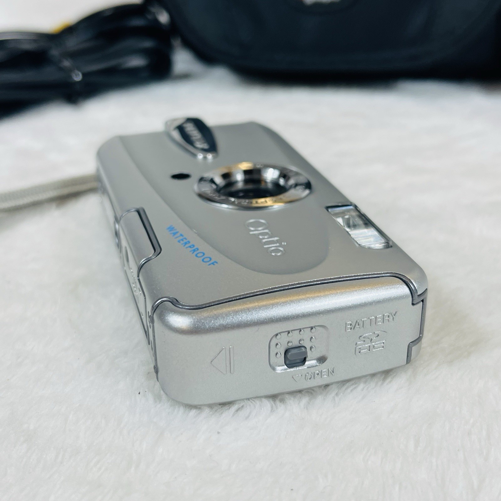 Pentax Optio W30 – 7MP Digital Compact Camera – Y2K, Vintage, Retro