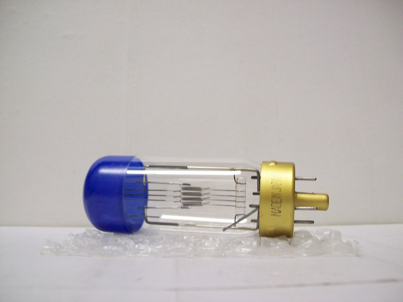 DAK ( DAY) Projector Projection Lamp Bulb 500W 120V Norelco AVG. 25-HR