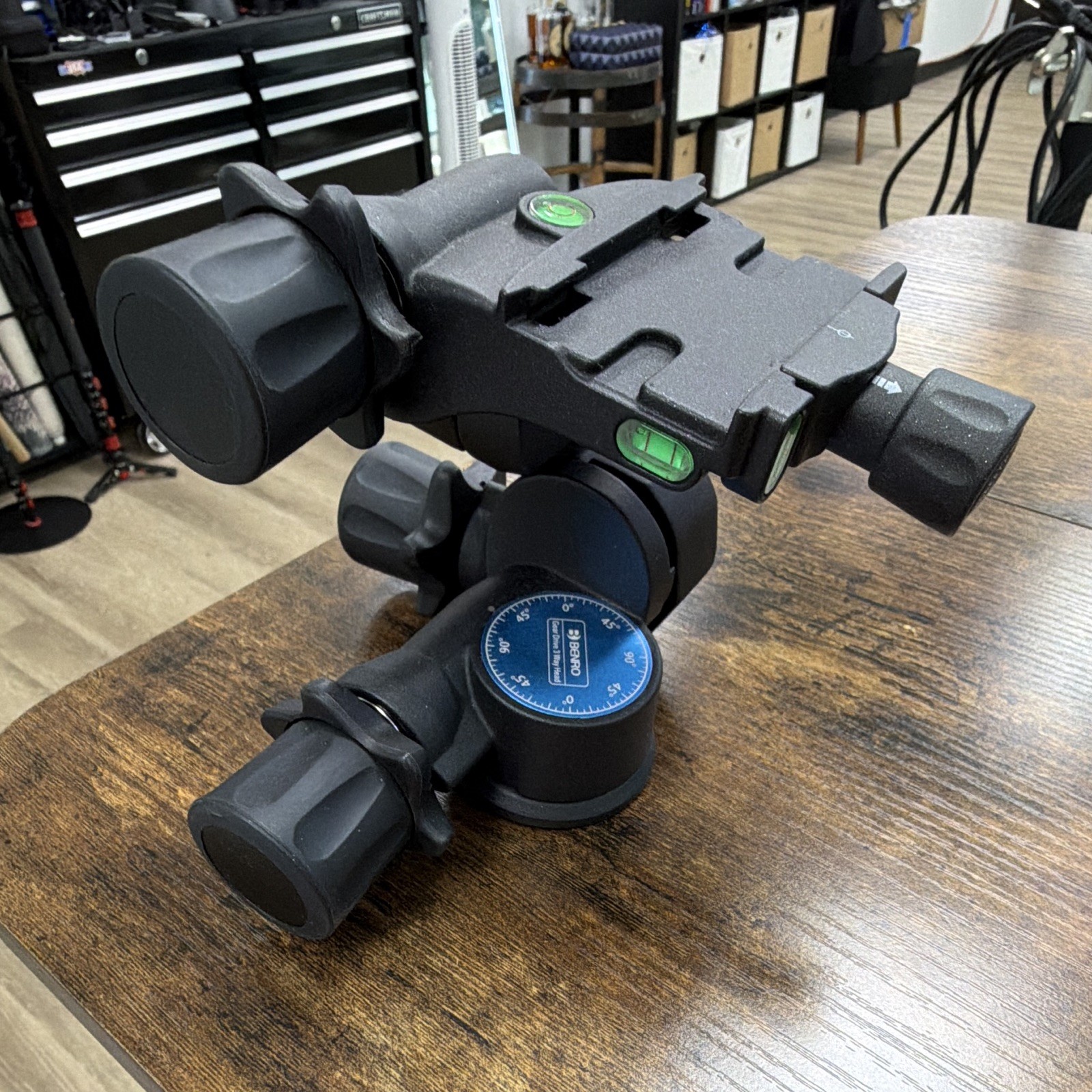 Benro HD1A Pan/Tilt Tripod Head QR Plate Bubble Levels 360° Aluminum 1.9lb