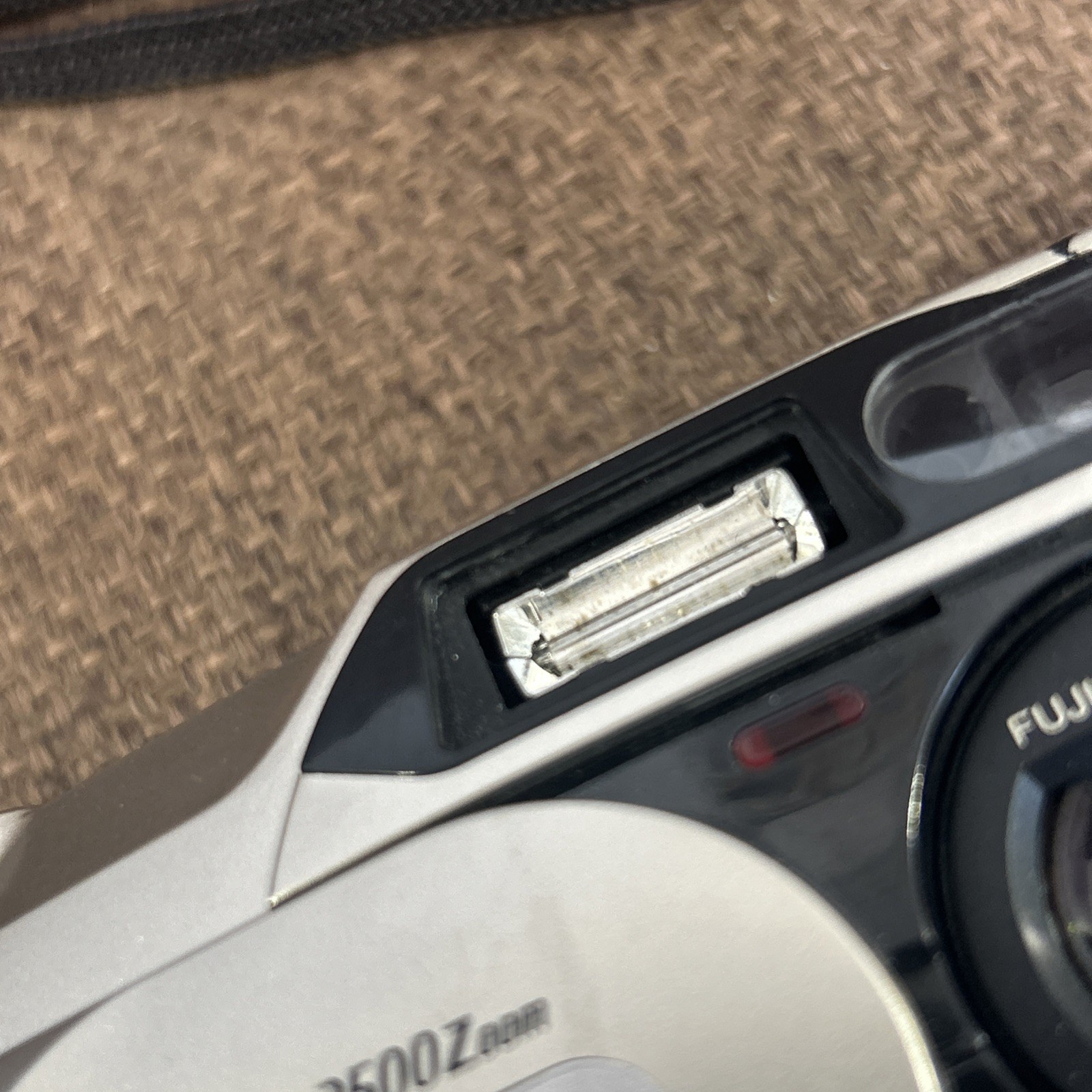 FUJIFILM FinePix 2500Z Compact digital camera AA battery powered Made in Japan