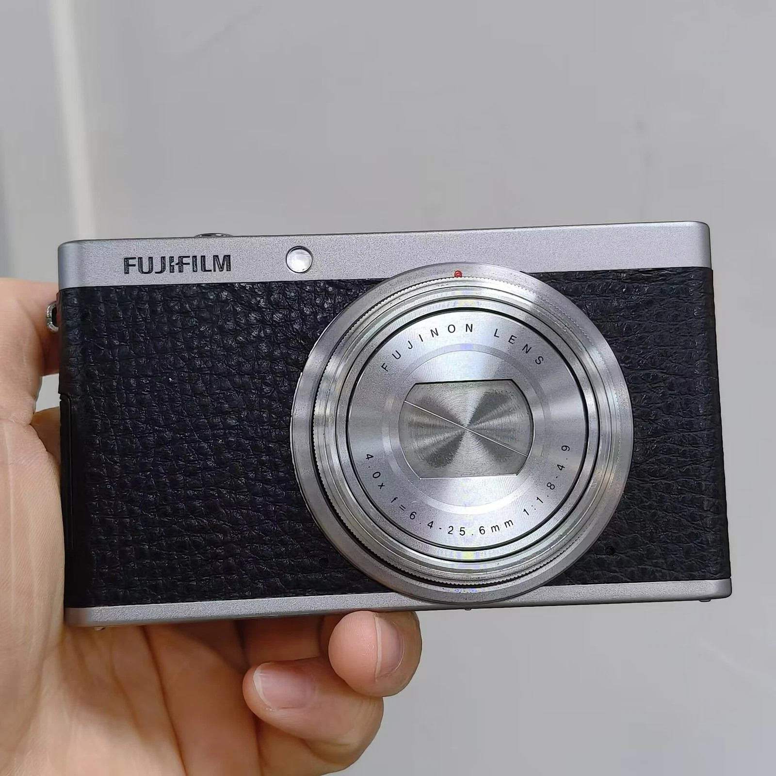 Fujifilm XF1 X Series Digital Camera 12MP 4x Optical Zoom Built-in Flash -95%New
