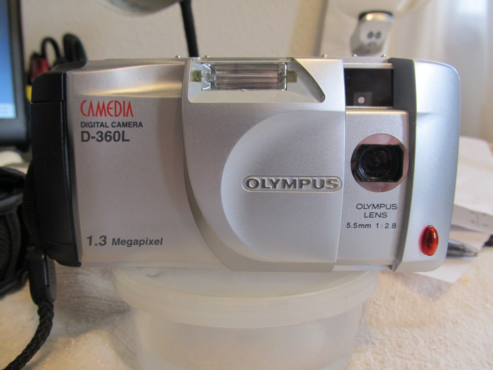 EXCELLENT Olympus Camedia D-360L 1.3 Megapixel With 8 & 32 mb Cards TESTED