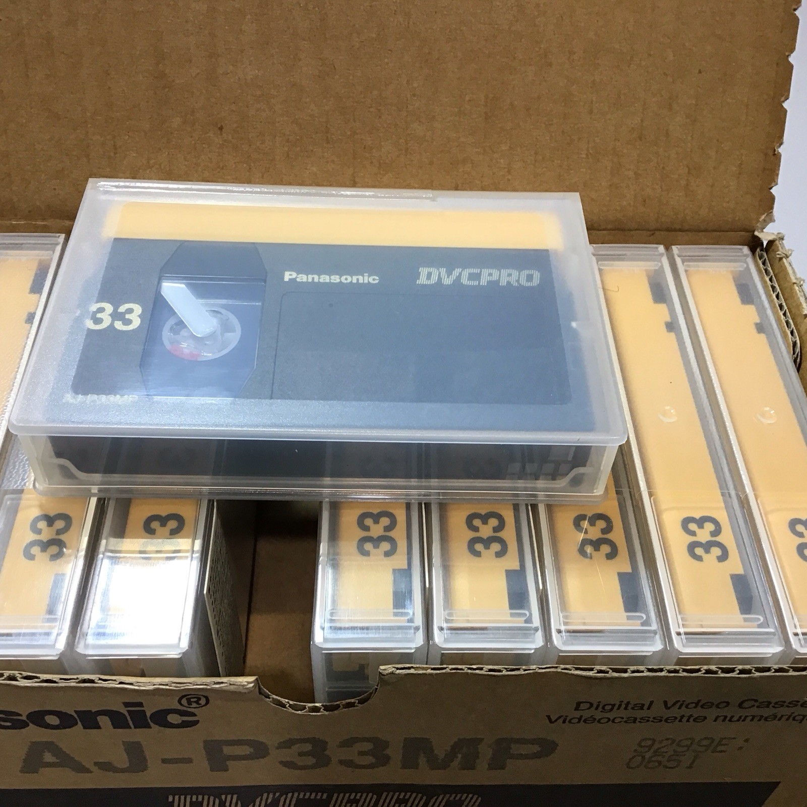BOX OF 10 Panasonic DVCPRO AJ-P33MP Digital Video Cassettes Tapes 33min New