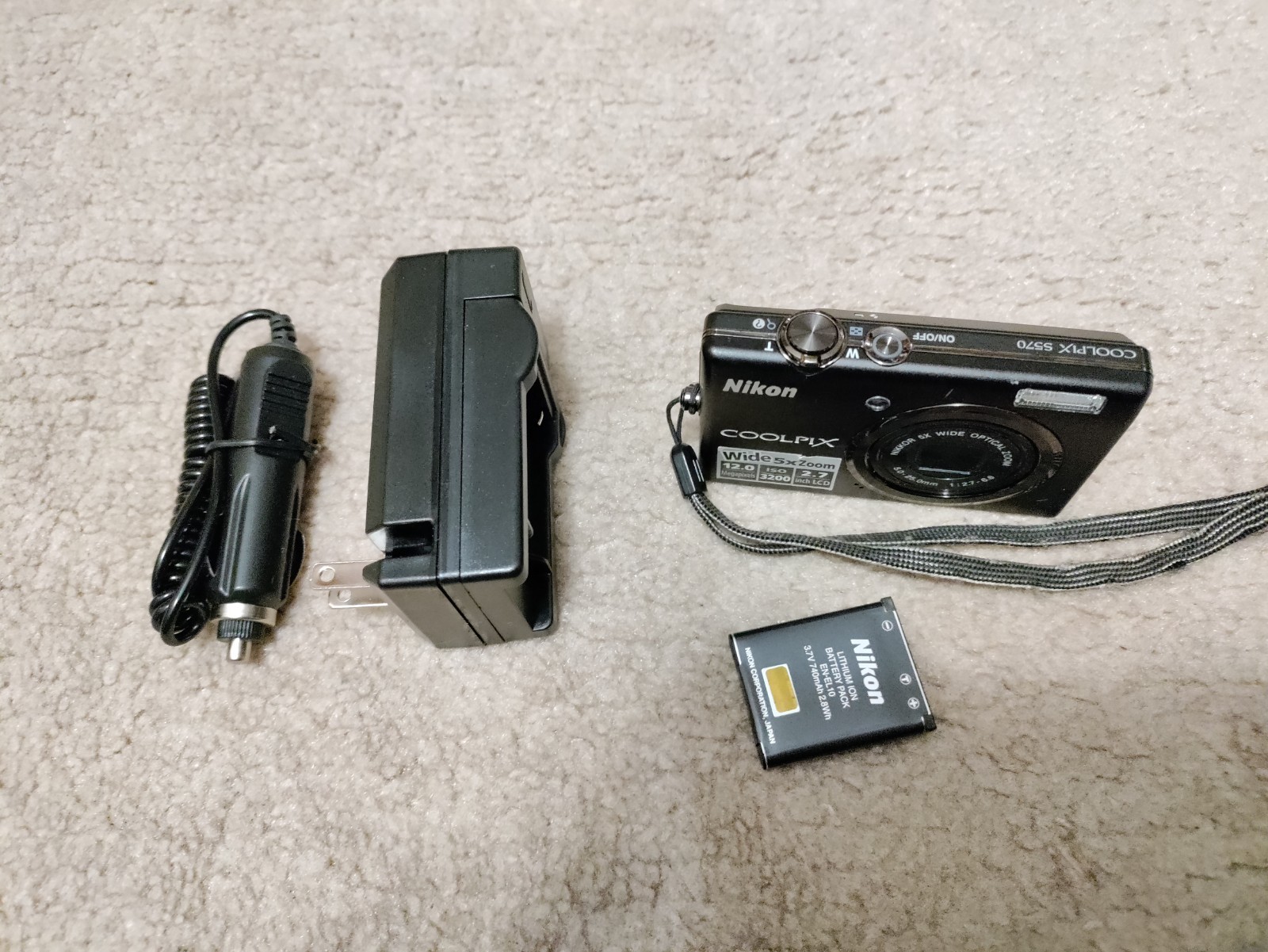 Nikon COOLPIX S570 Compact Digital Camera Black 12MP TESTED WORKING w/ battery