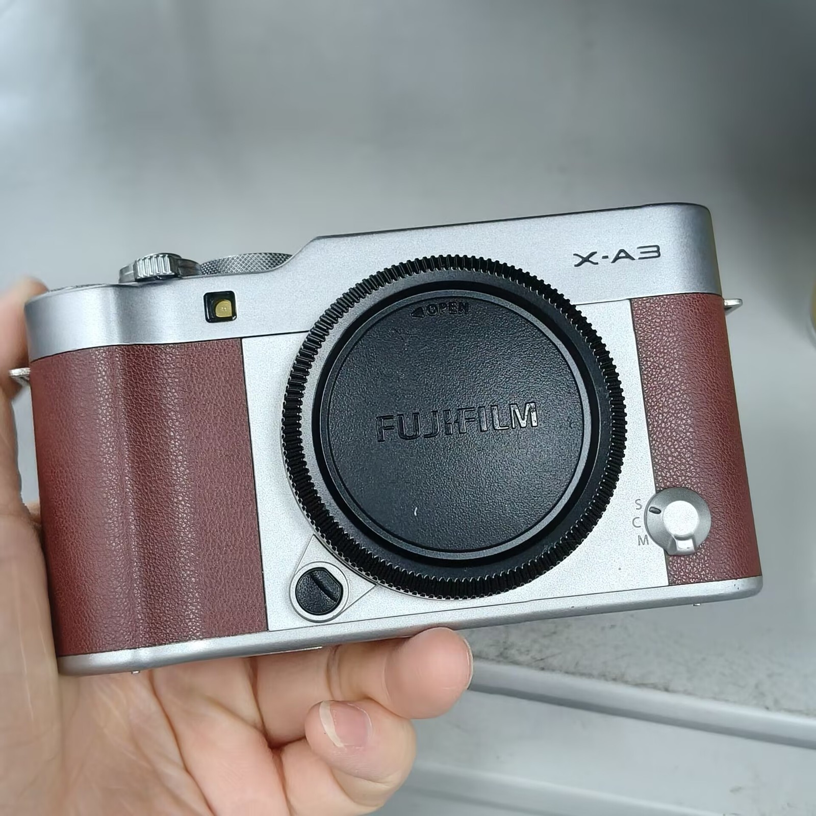 Fujifilm Fuji X-A3 XA3 24.2MP Mirrorless Digital Camera Brown Body Excellent