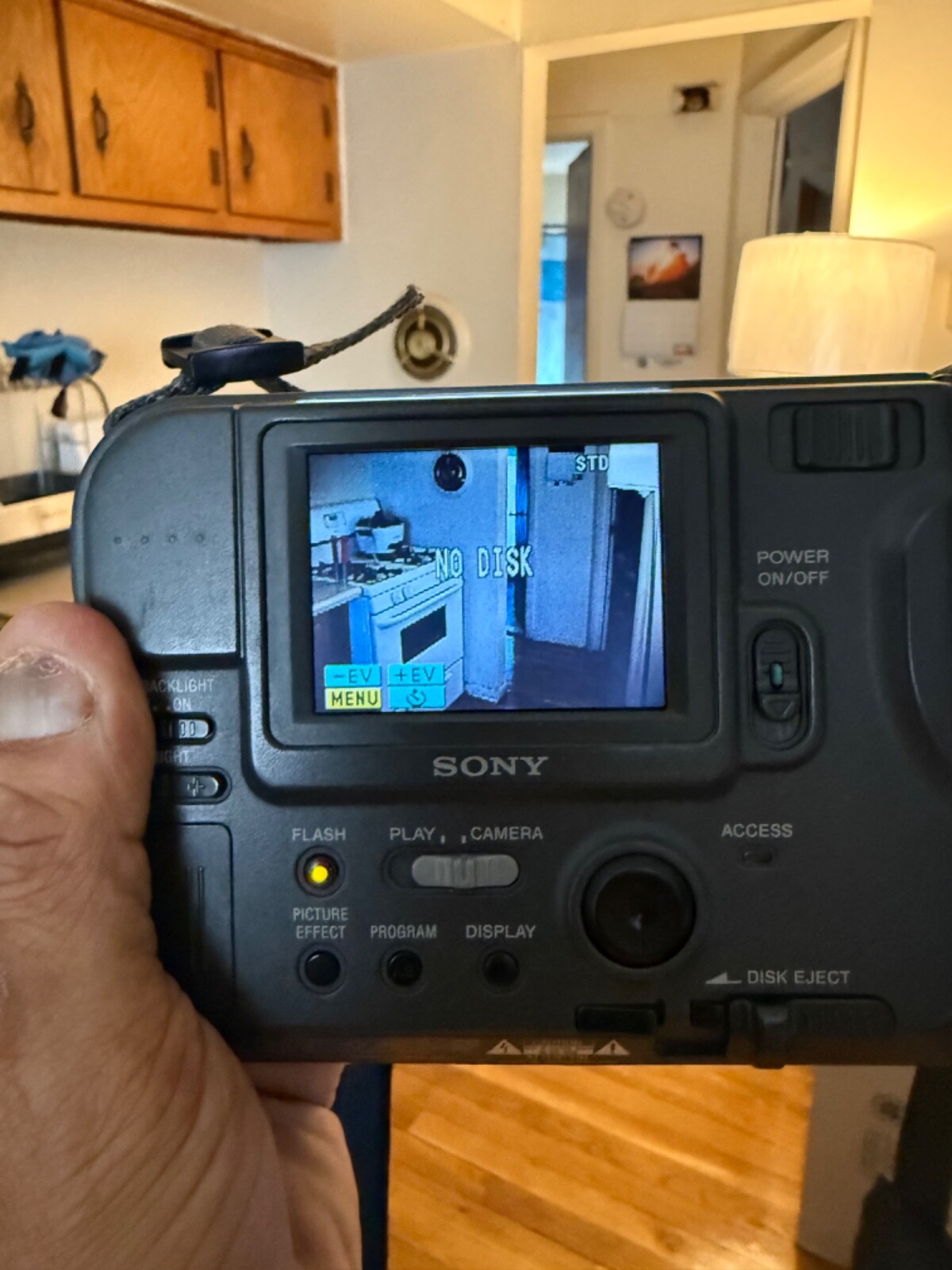 Sony Digital Mavica 10 X Optical Zoom Color Grey ( Model: MVC- FD71 )