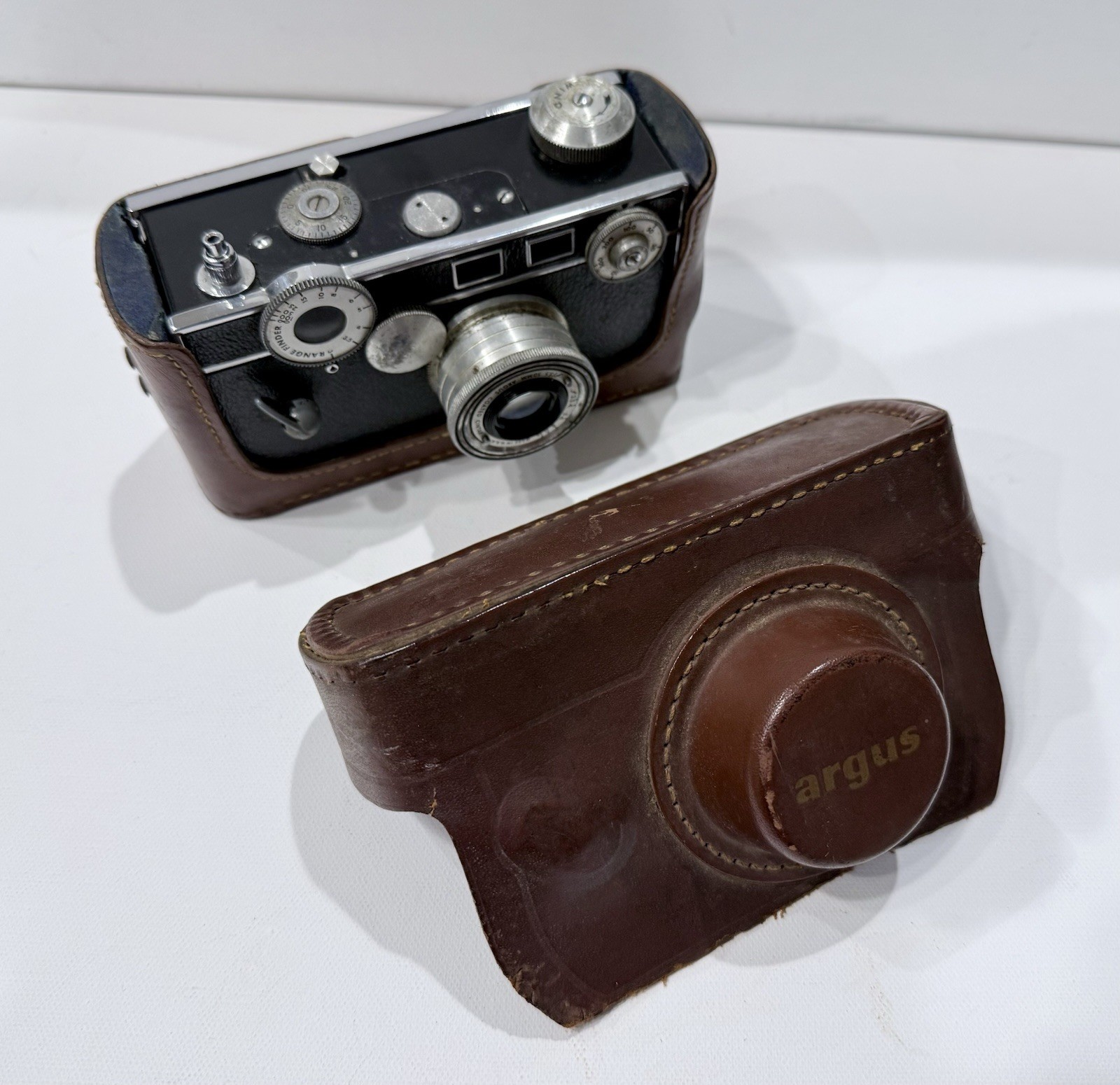 Vintage Argus C3 35mm Film Camera 50mm Lens Brick Rangefinder w/ Case, F10