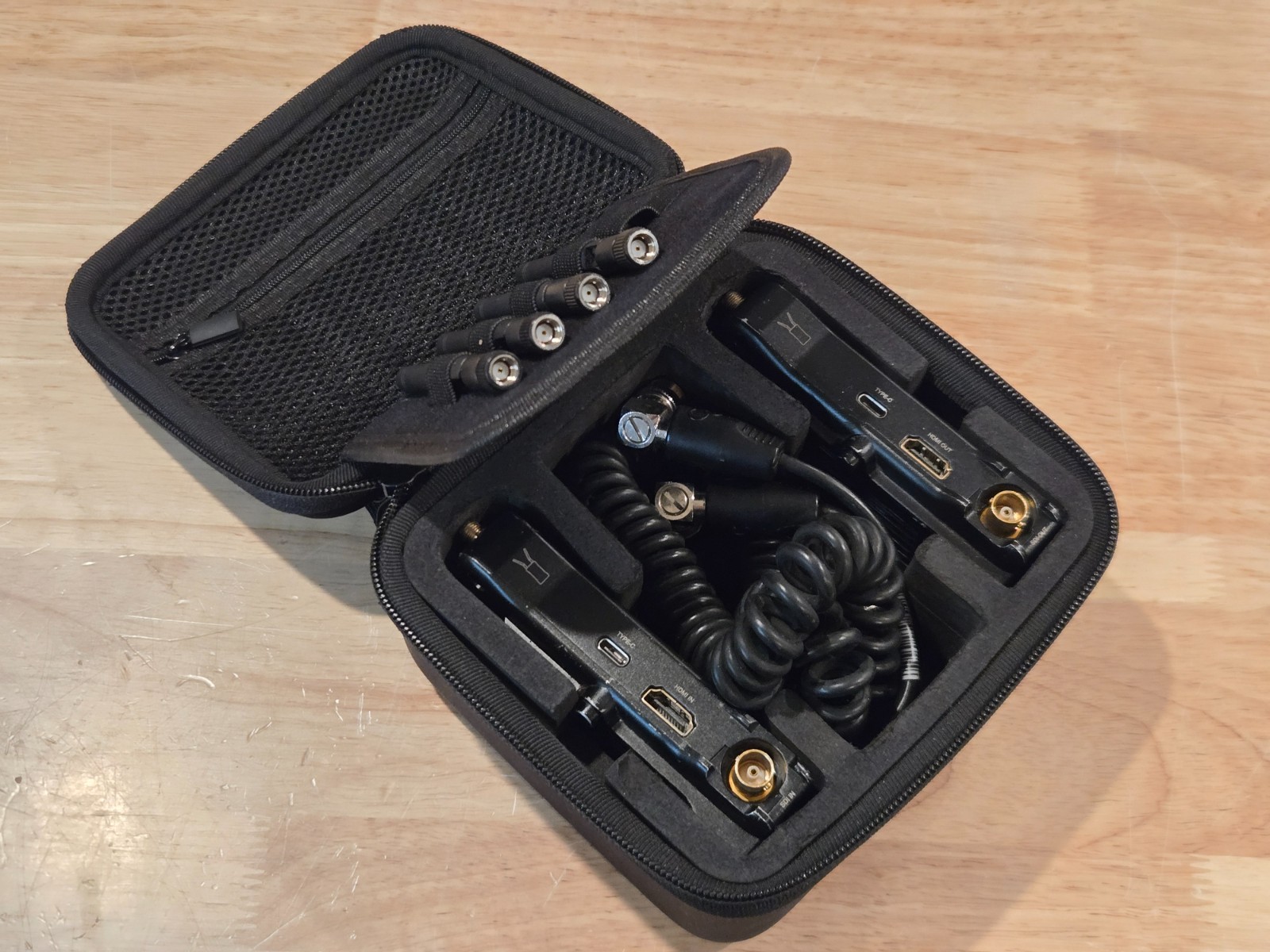 Hollyland Mars 400S SDI/HDMI Wireless Video Transmission System