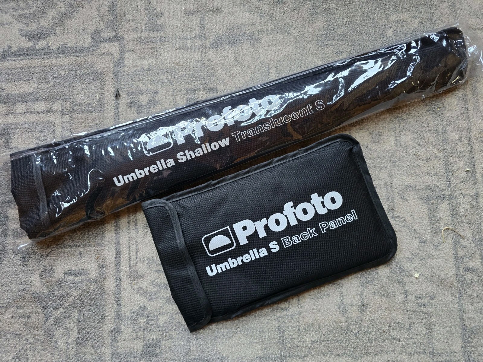 Profoto 33″ Shallow Small Translucent Umbrella With Back Panel + Cases New