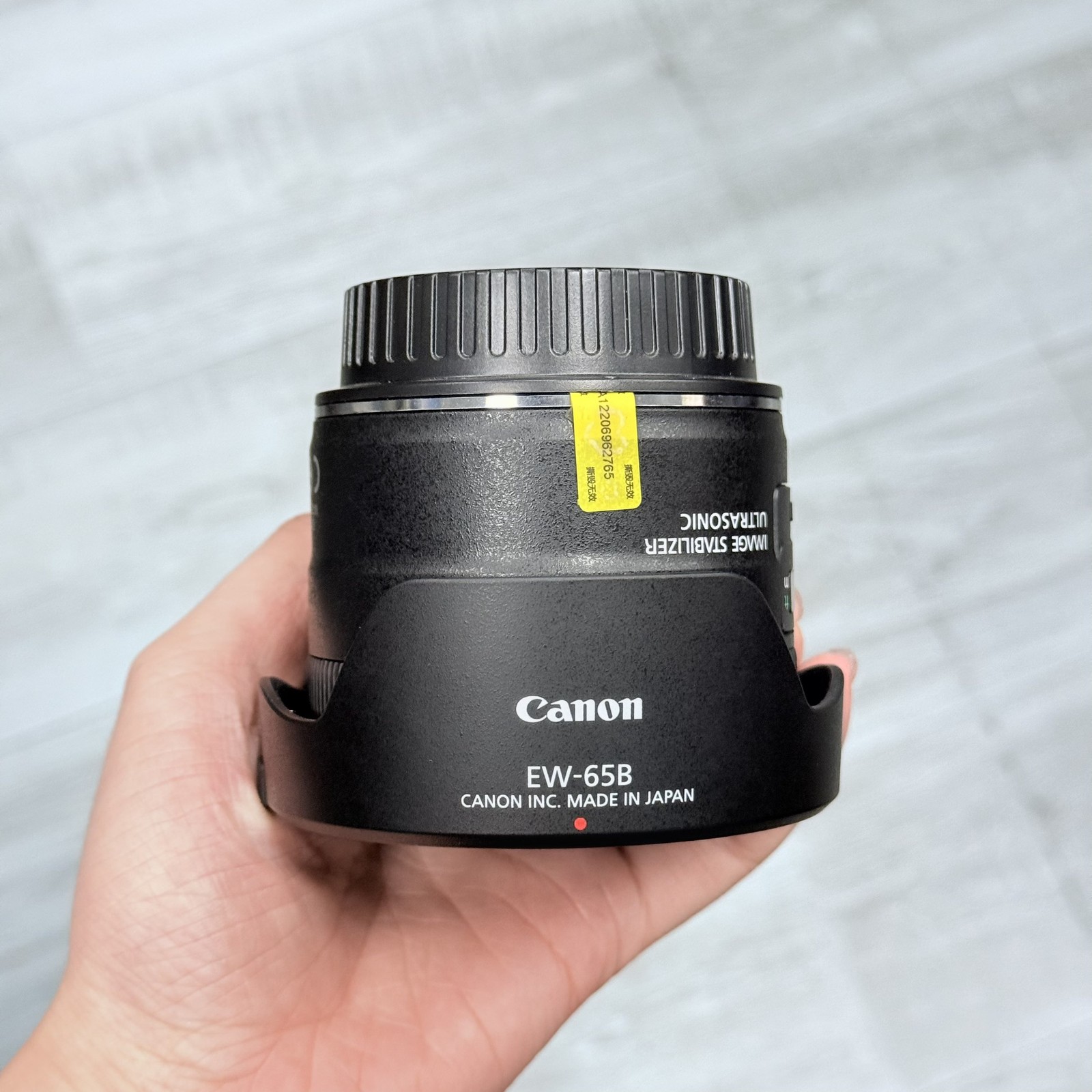 CANON EF 28MM f/2.8 IS USM LENS Lens Is Perfect Condition Black 95%new 100%work