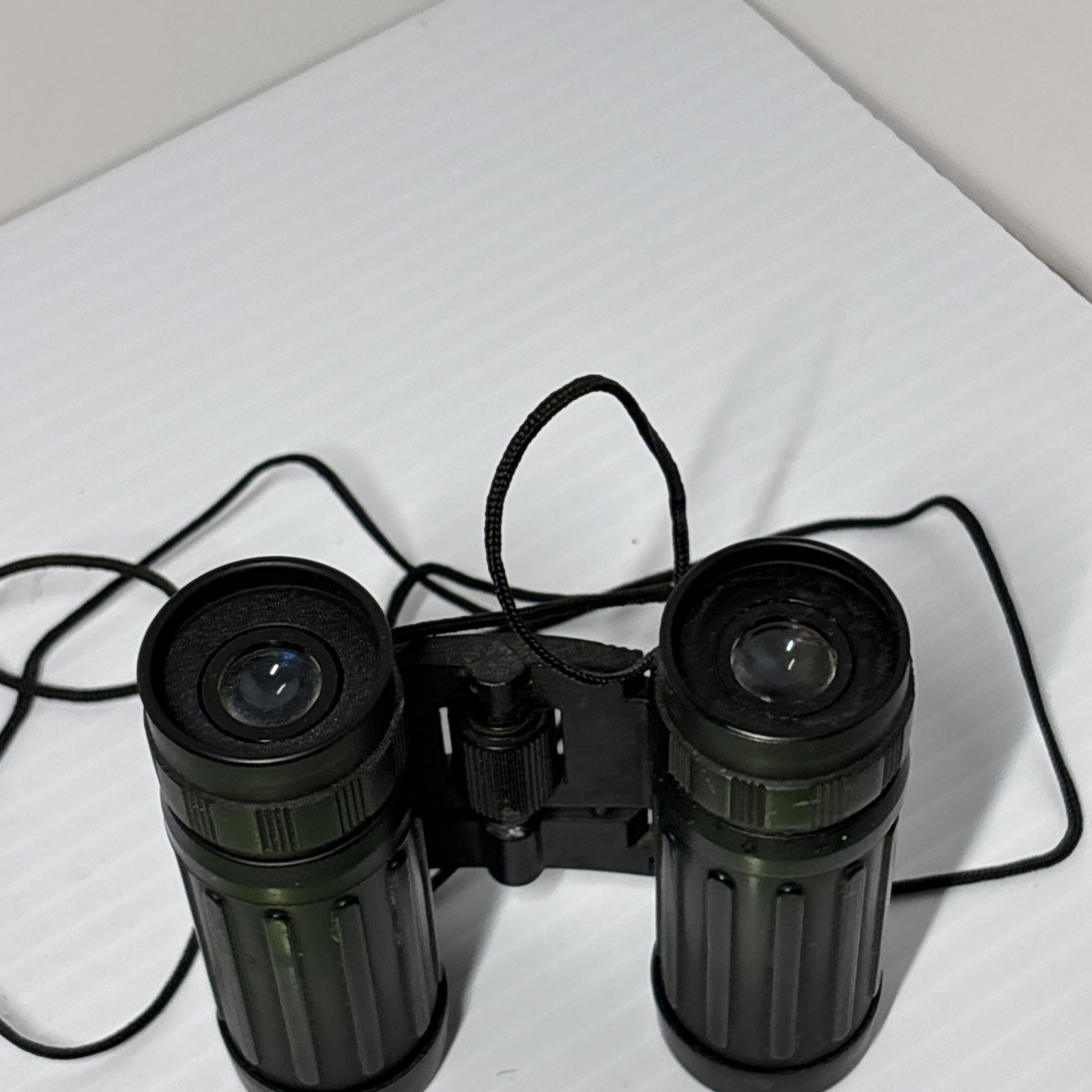 BUSHNELL 8 x 21 Compact Binoculars 378 ft at 1000 Yards Black