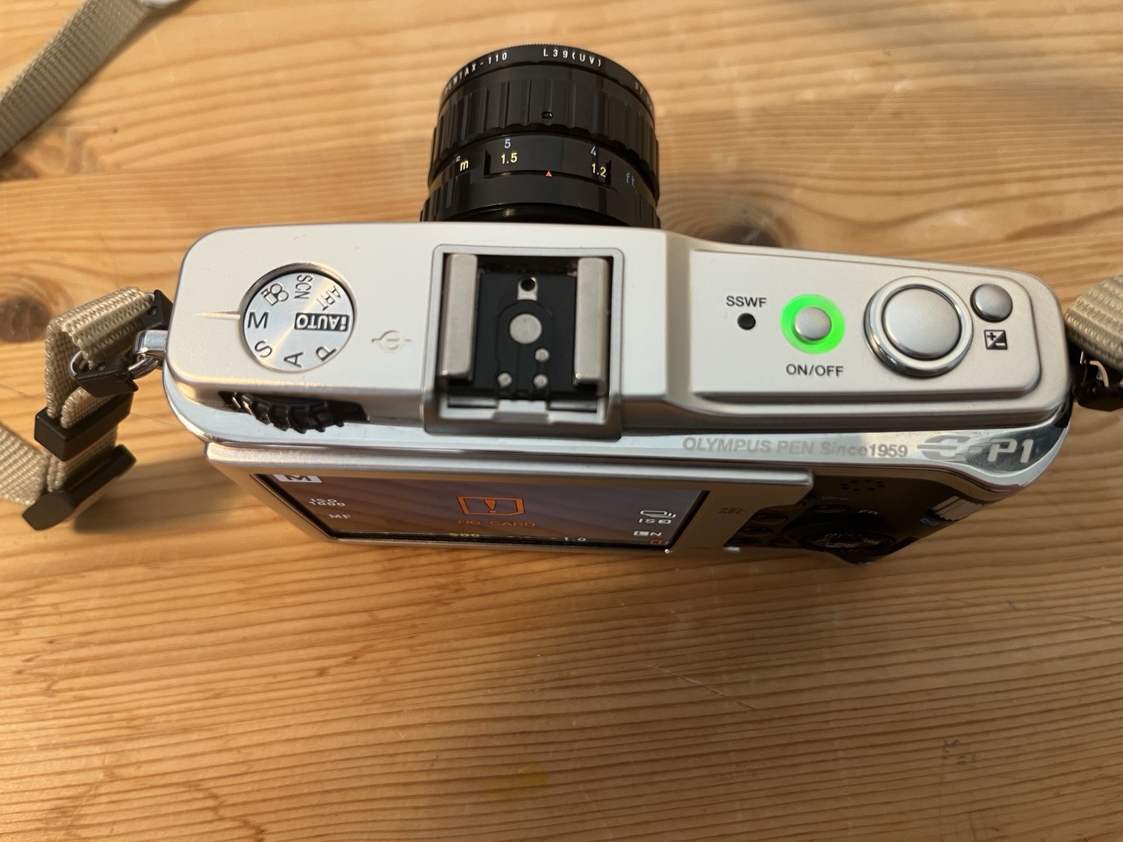 Olympus PEN E-P1 Silver Mirrorless Camera w/ 14-42mm Lens 12.3MP