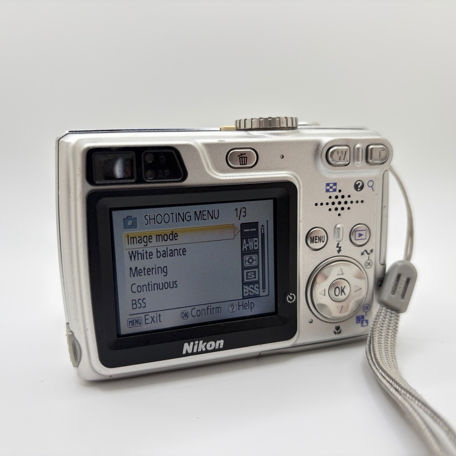 Nikon Coolpix 5900 5.1MP Digital Camera Silver Working No Charger C119